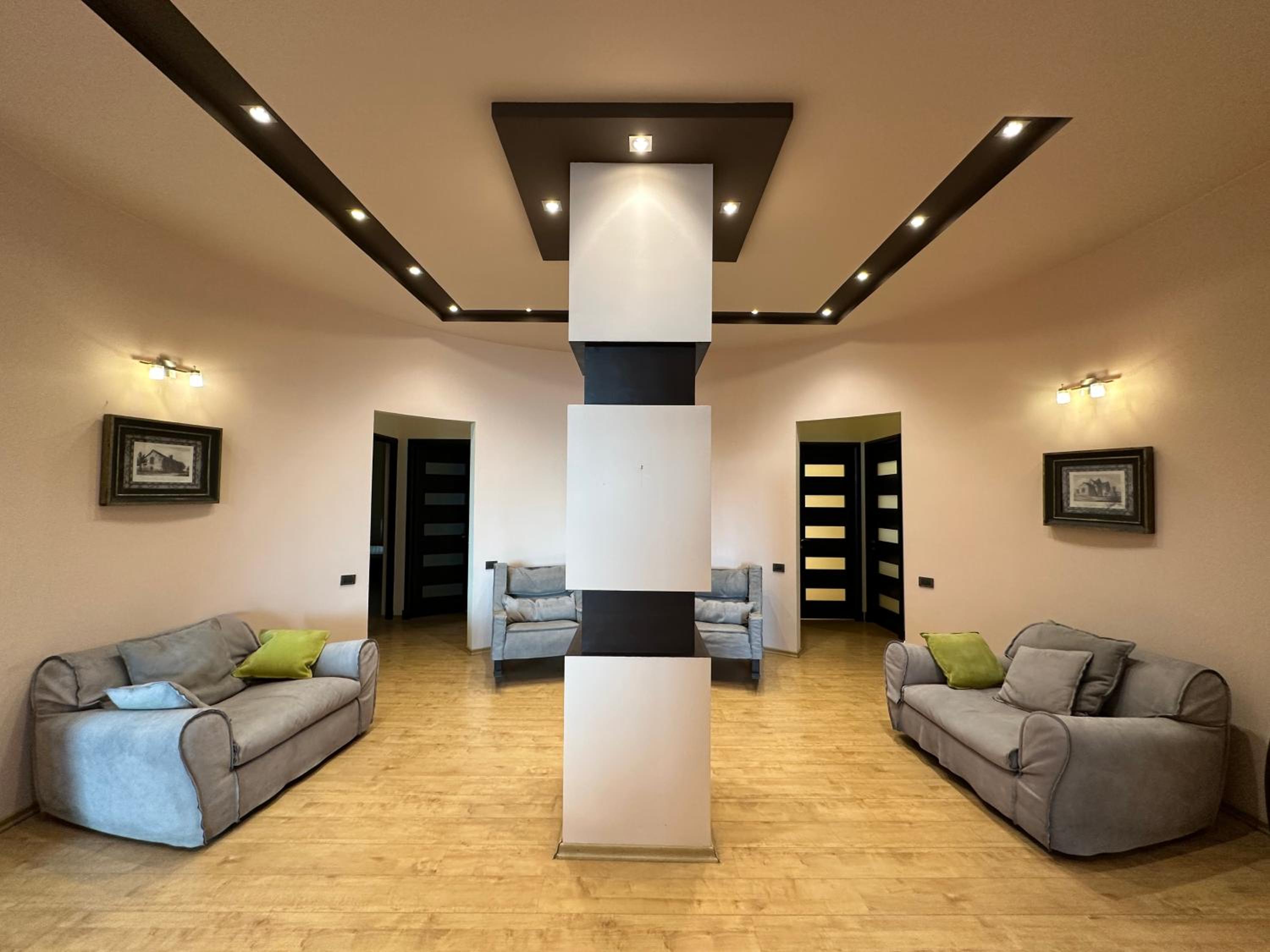 Teryan street, 4 bedrooms Luxury and Grande apartment with Spacious balcony TT606