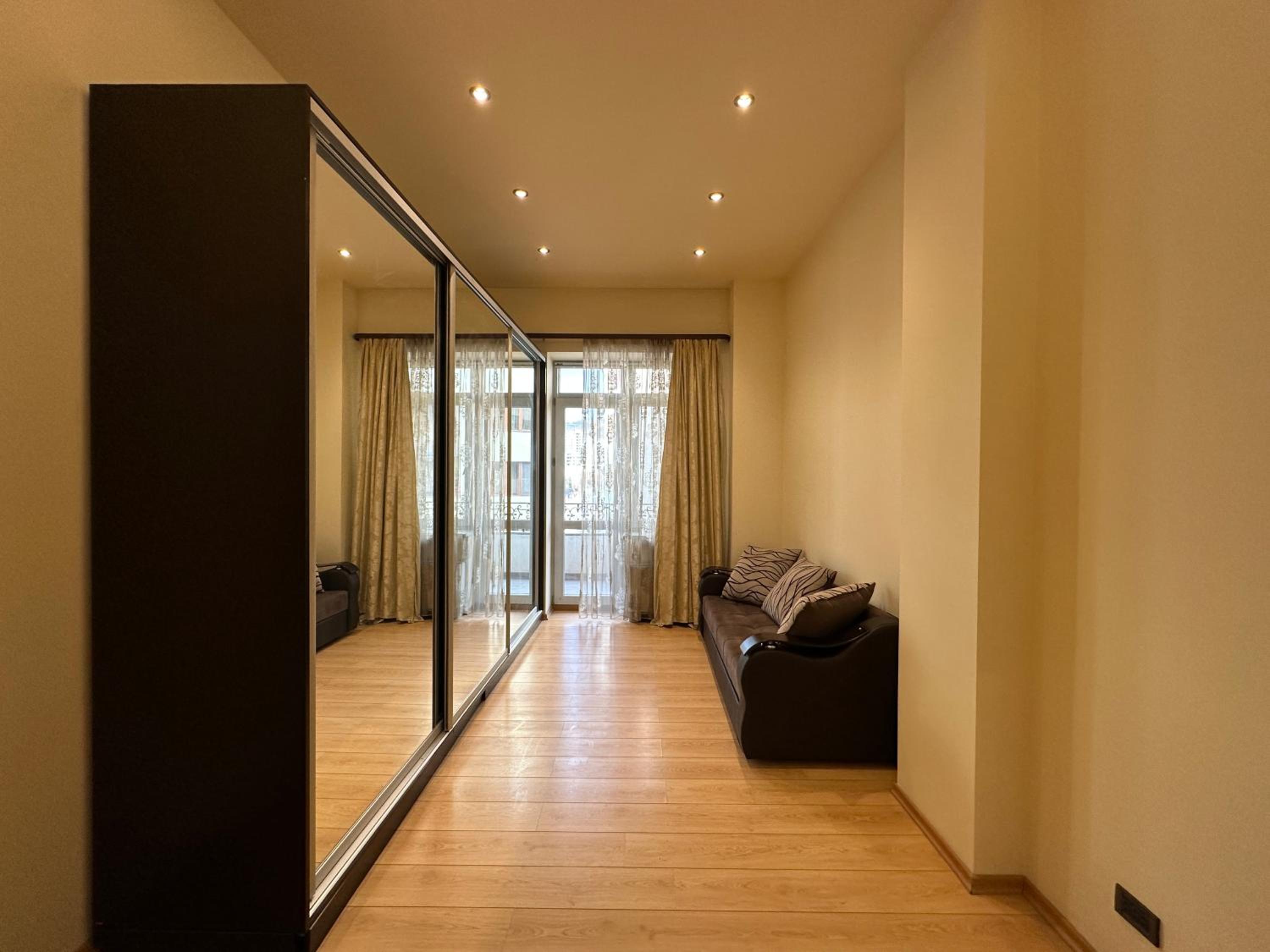 Teryan street, 4 bedrooms Luxury and Grande apartment with Spacious balcony TT606