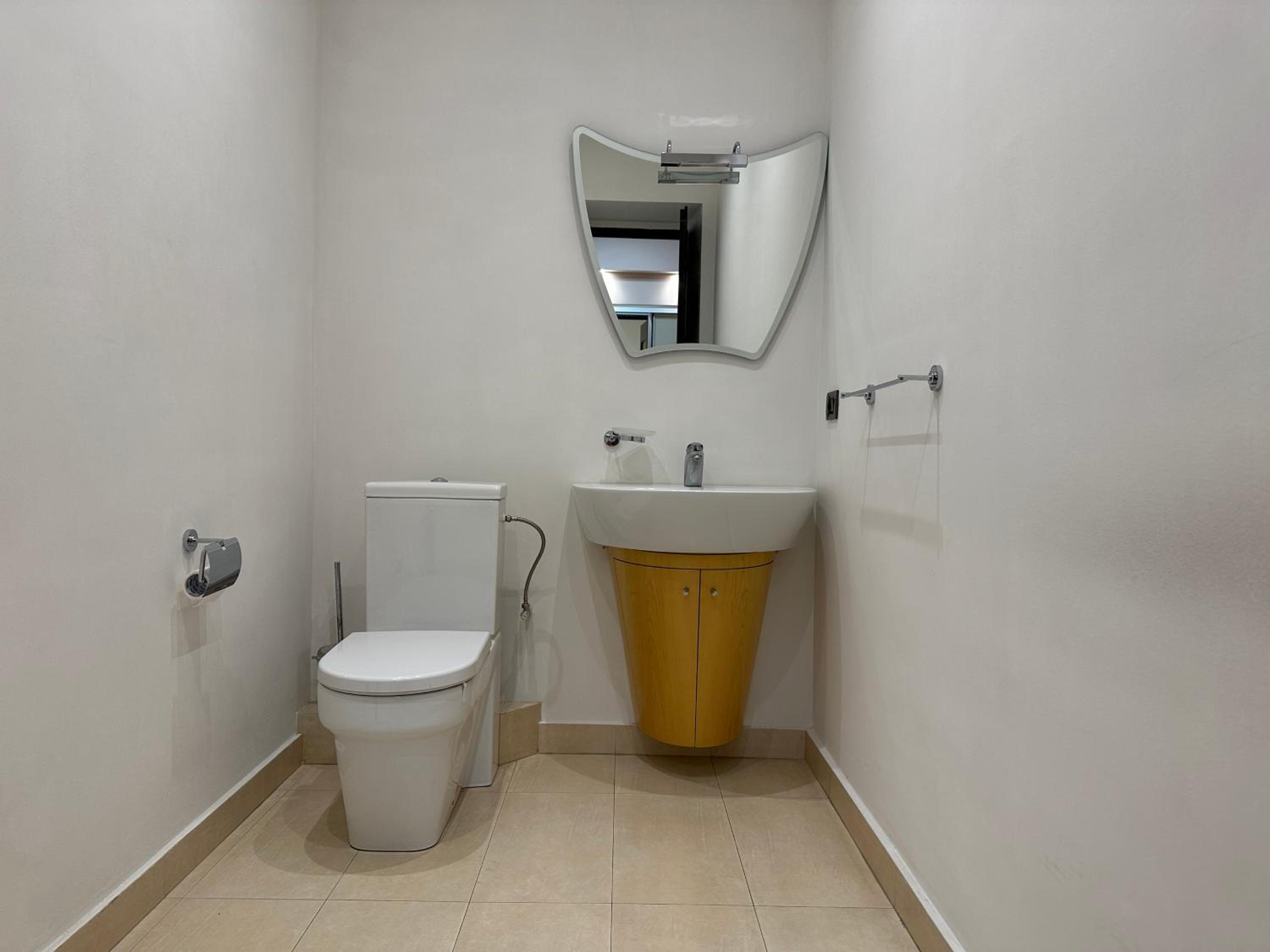 Teryan street, 4 bedrooms Luxury and Grande apartment with Spacious balcony TT606