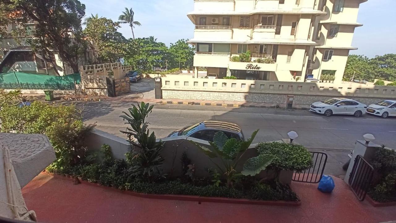 SEAVIEW Room Bandra W Nr Taj Indian WOMEN ONLY