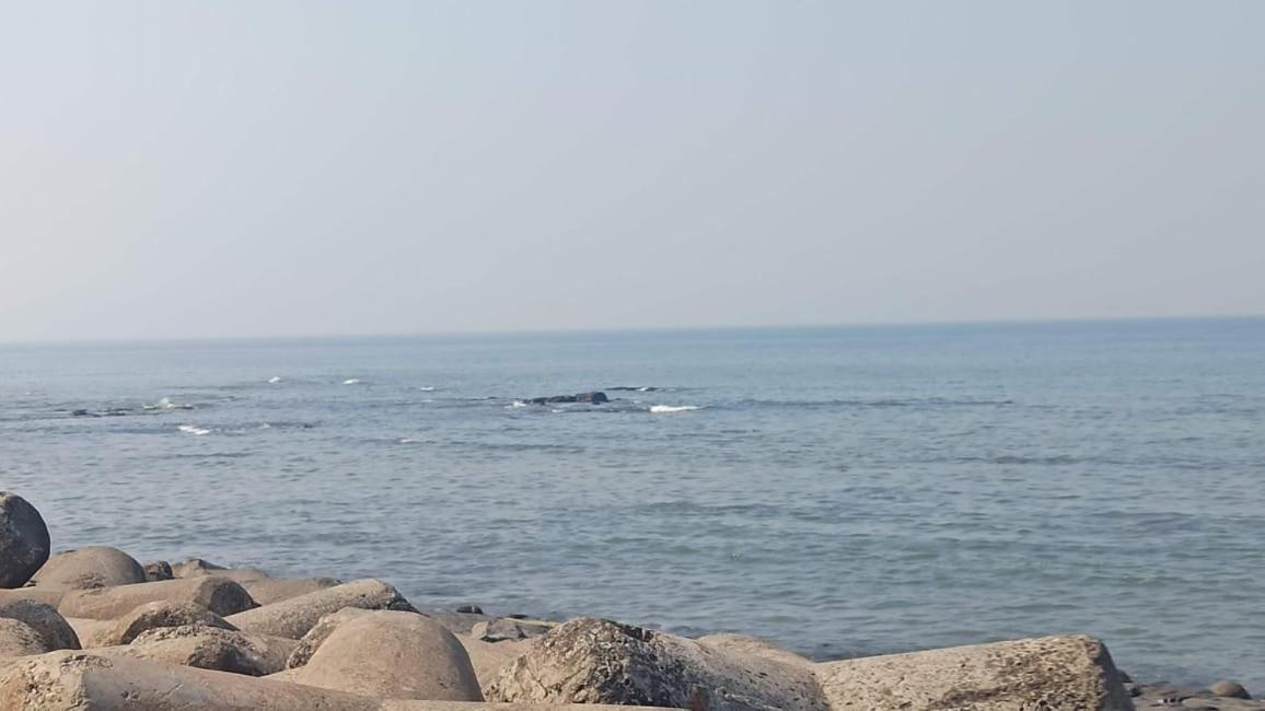 SEAVIEW Room Bandra W Nr Taj Indian WOMEN ONLY