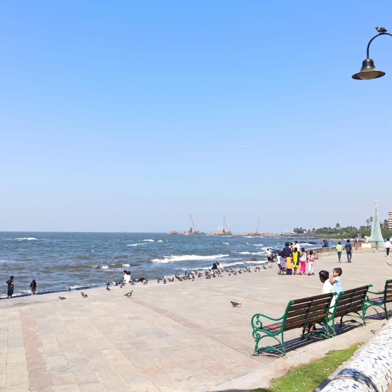 SEAVIEW Room Bandra W Nr Taj Indian WOMEN ONLY photo 3
