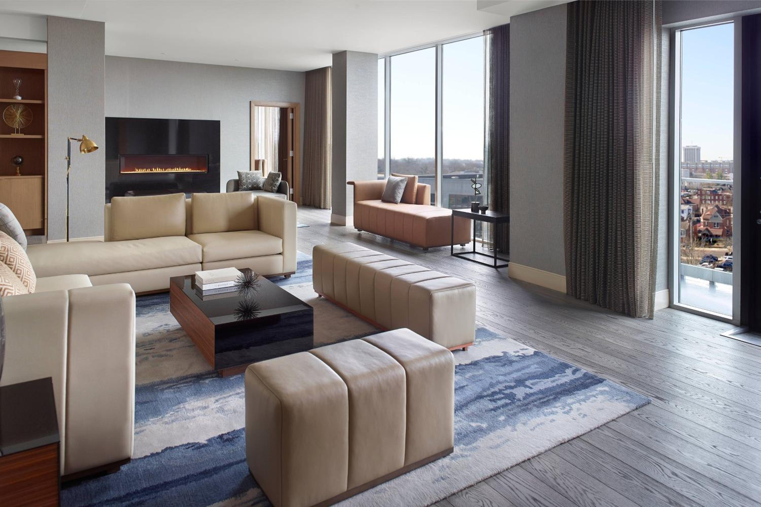 Lexington Vacations - Lexington Marriott City Center - Property Image 2