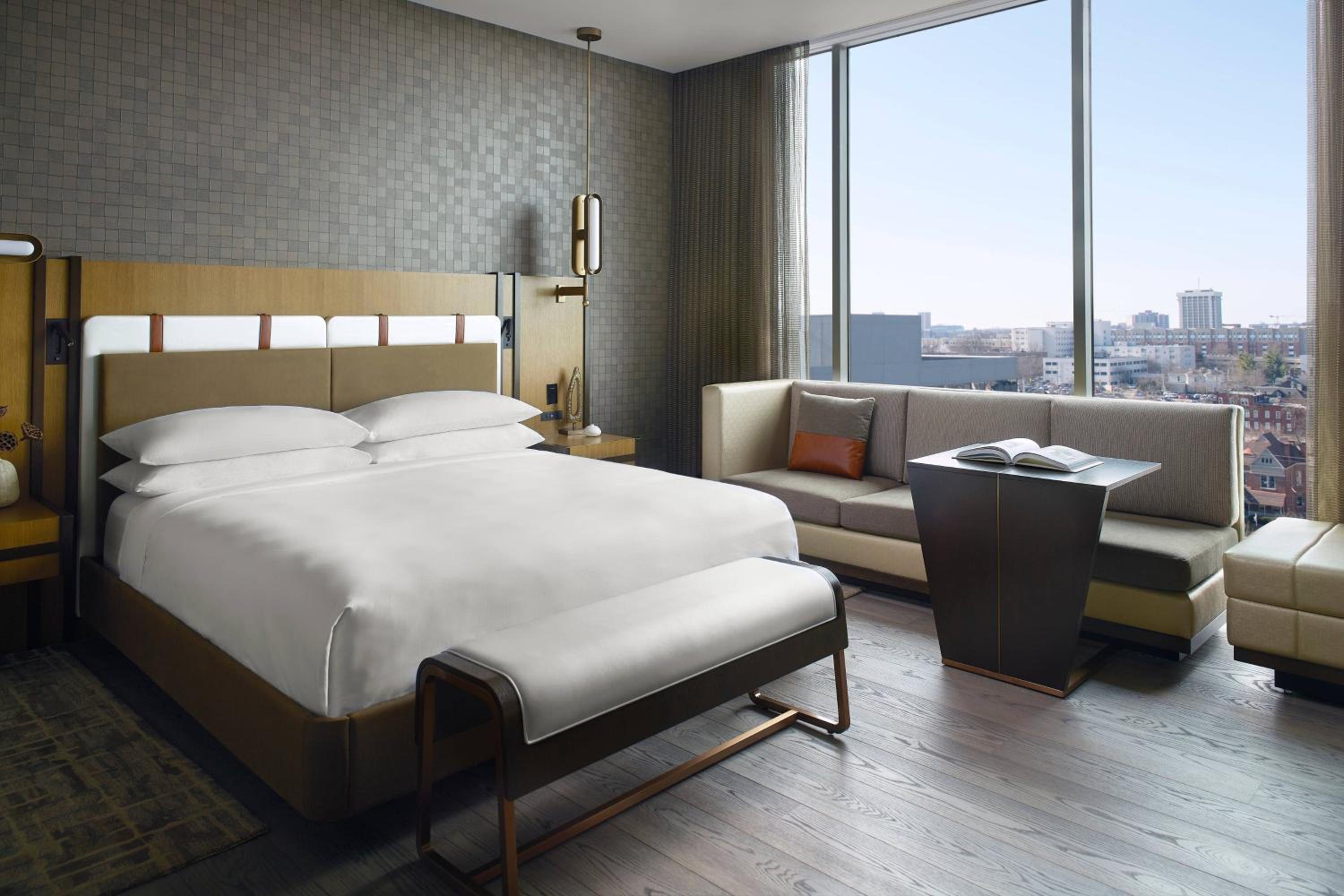 Lexington Vacations - Lexington Marriott City Center - Property Image 3