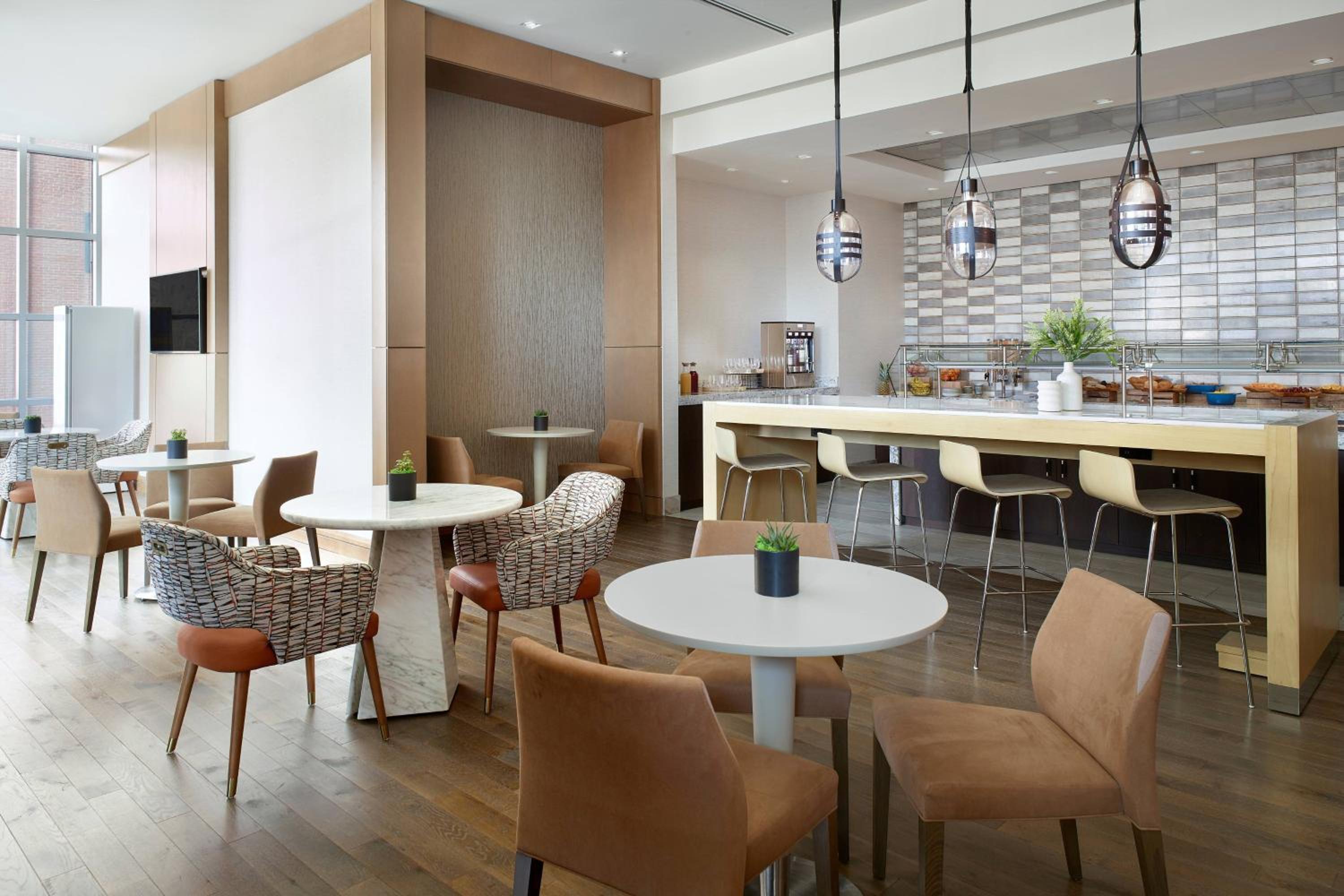 Lexington Vacations - Lexington Marriott City Center - Property Image 5