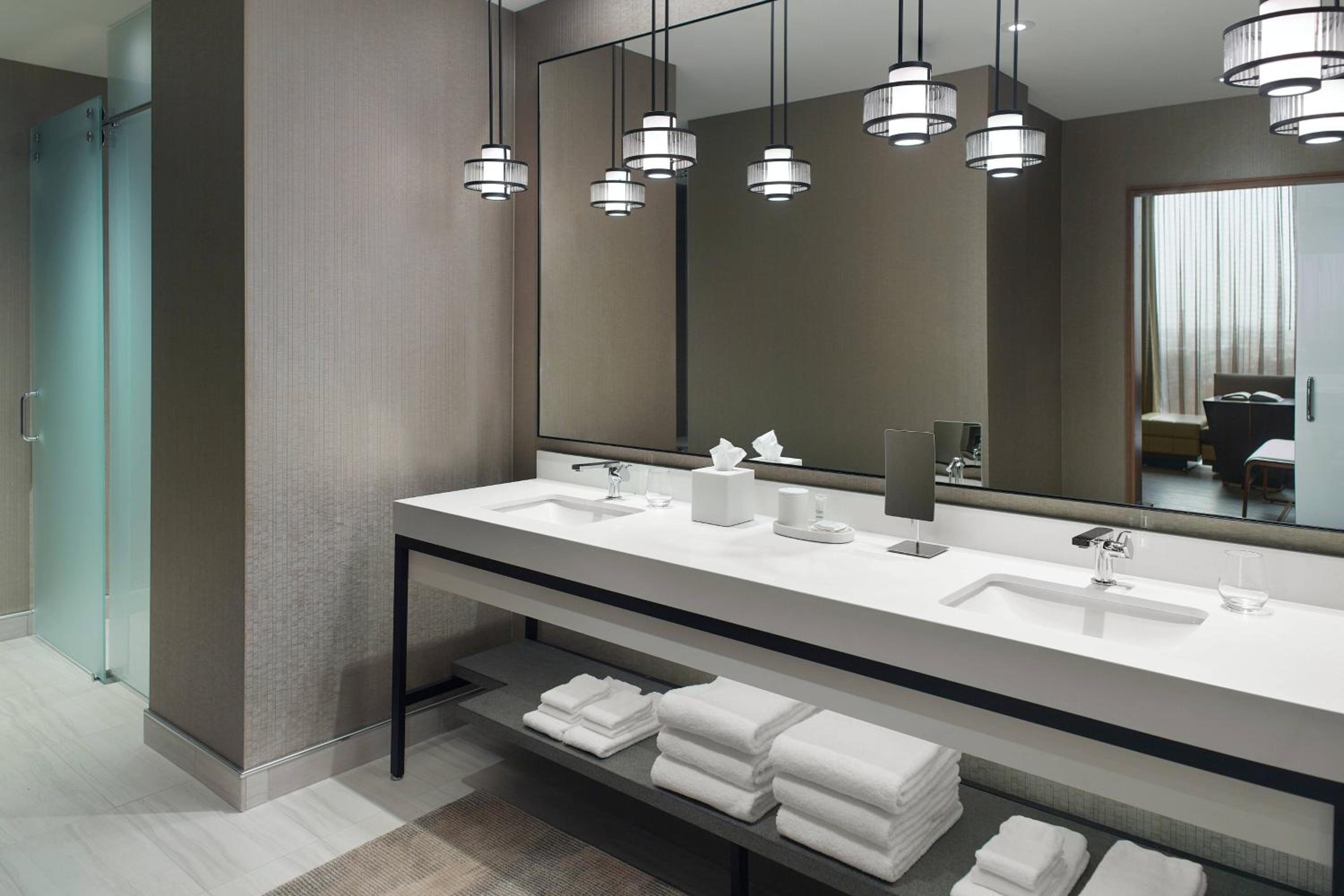 Lexington Vacations - Lexington Marriott City Center - Property Image 4