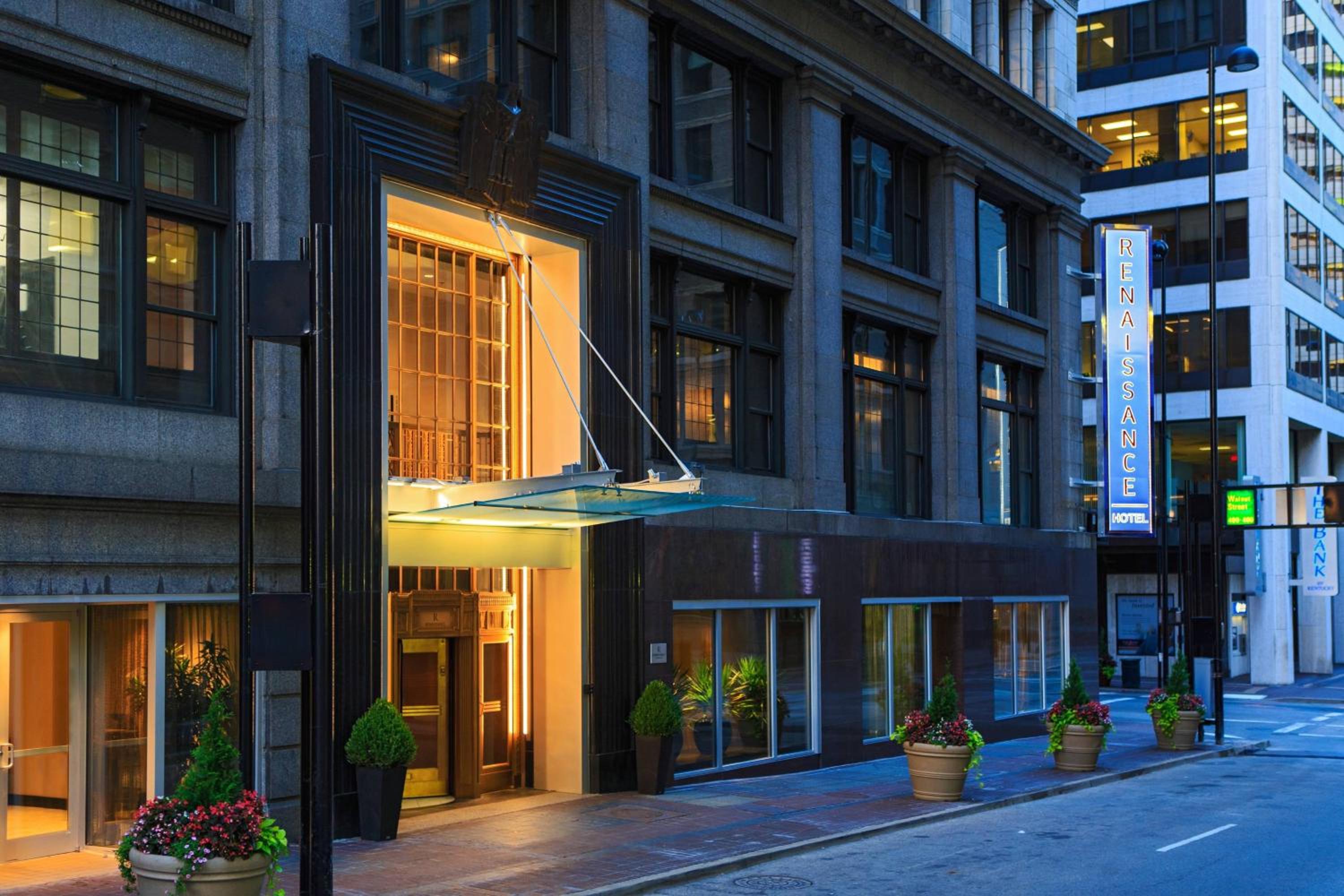 Hotel Renaissance Cincinnati Downtown Hotel - Image 1