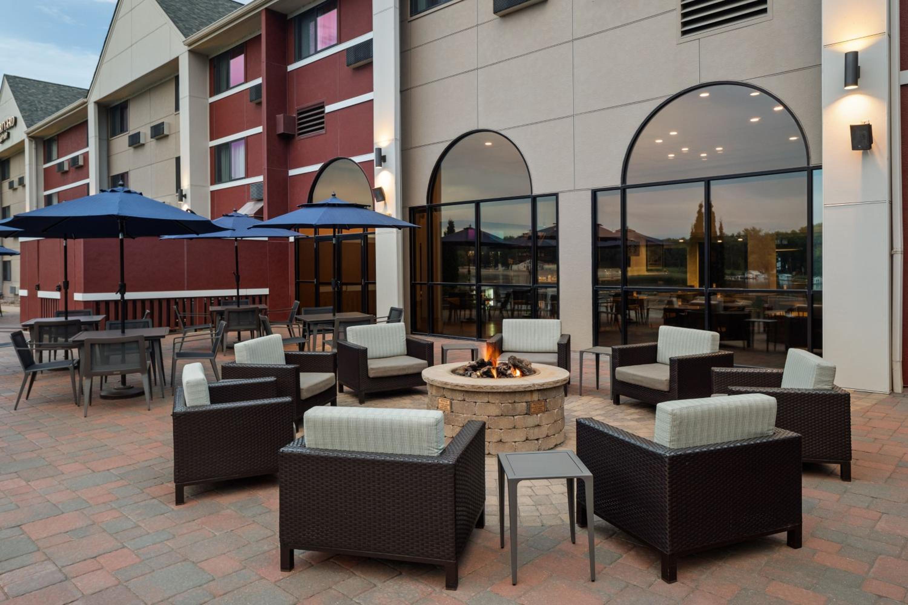 Courtyard La Crosse Downtown/Mississippi Riverfront