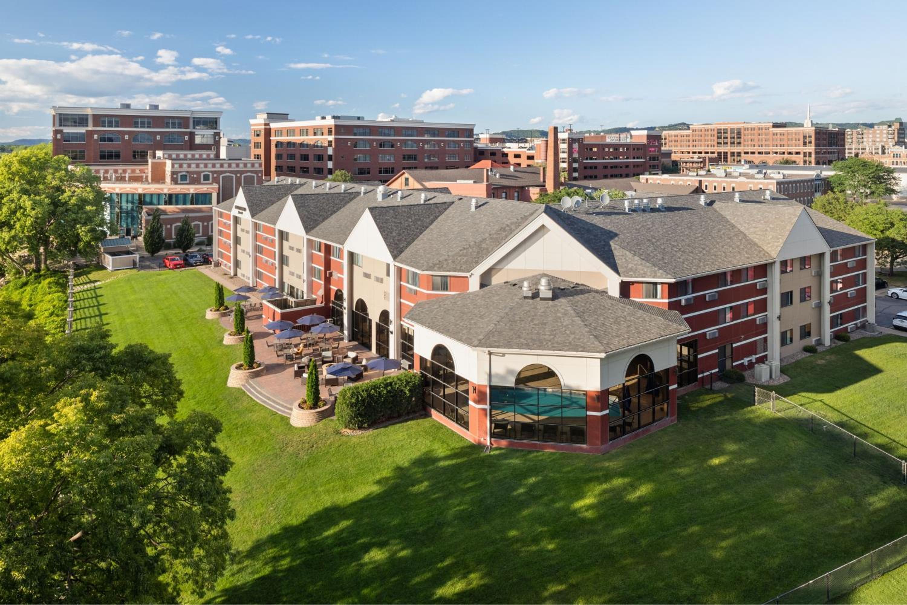 Courtyard La Crosse Downtown/Mississippi Riverfront