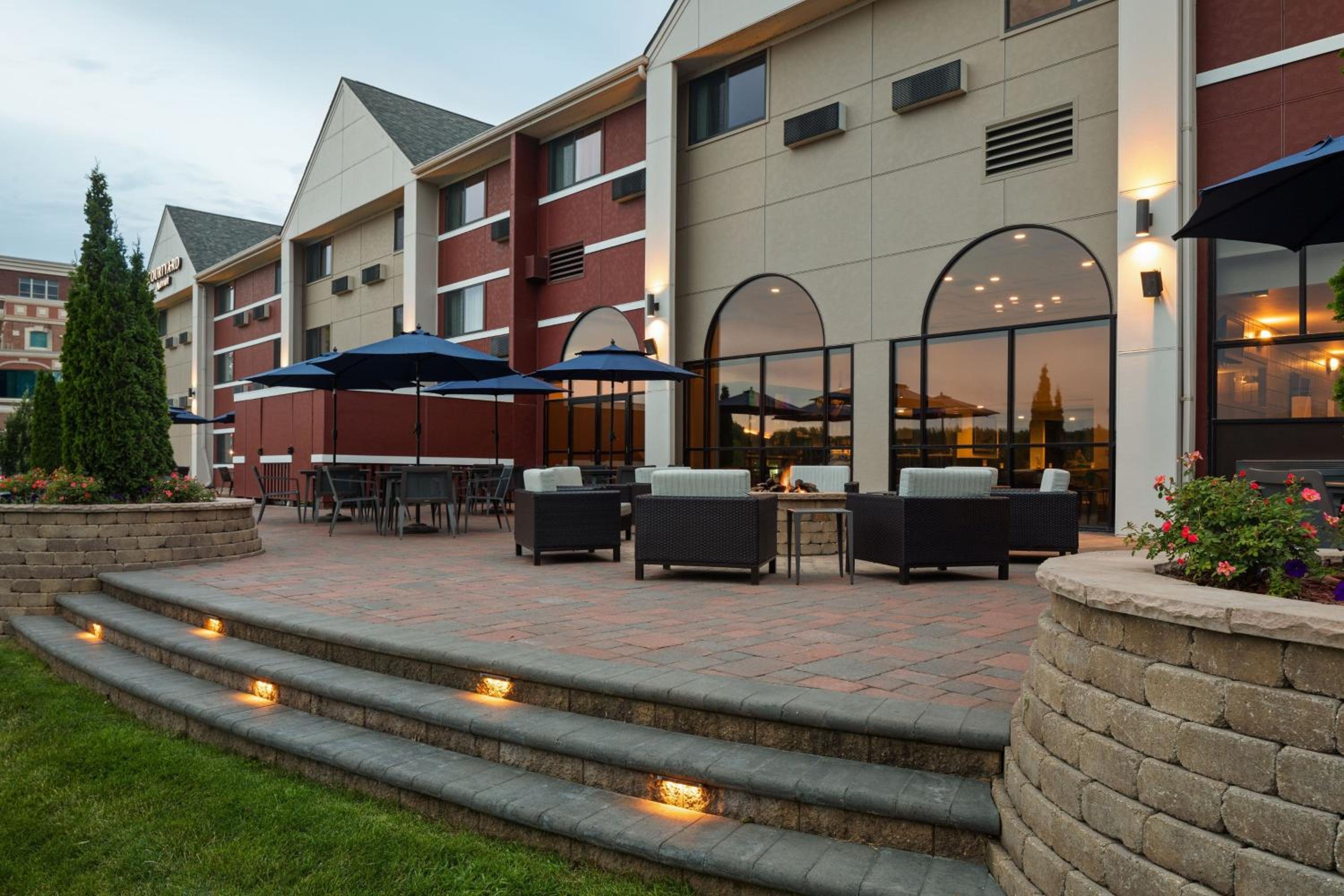 Courtyard La Crosse Downtown/Mississippi Riverfront