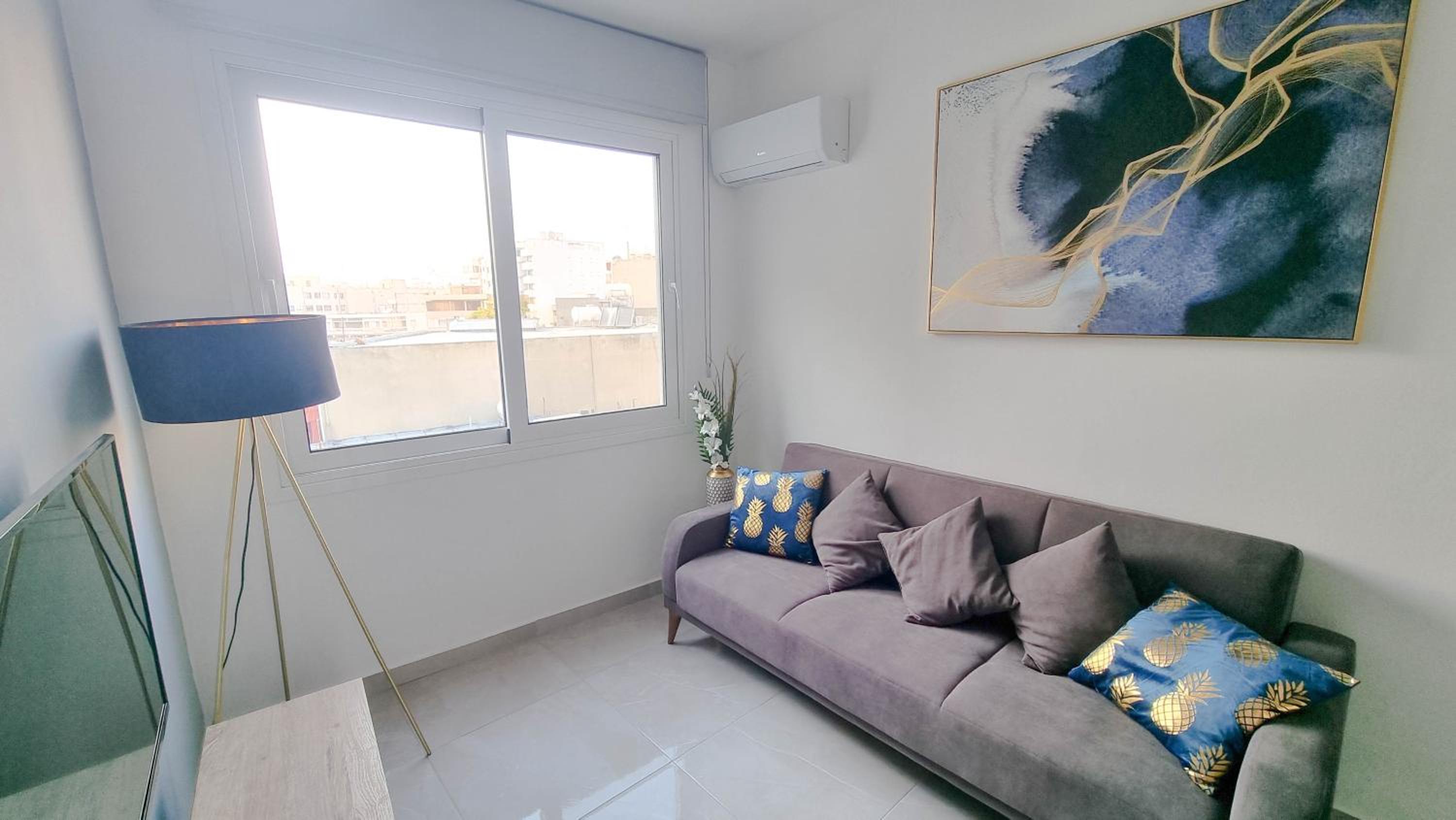 Coastal Chic: Luxury Apt in the Heart of the City! with Smart TV!