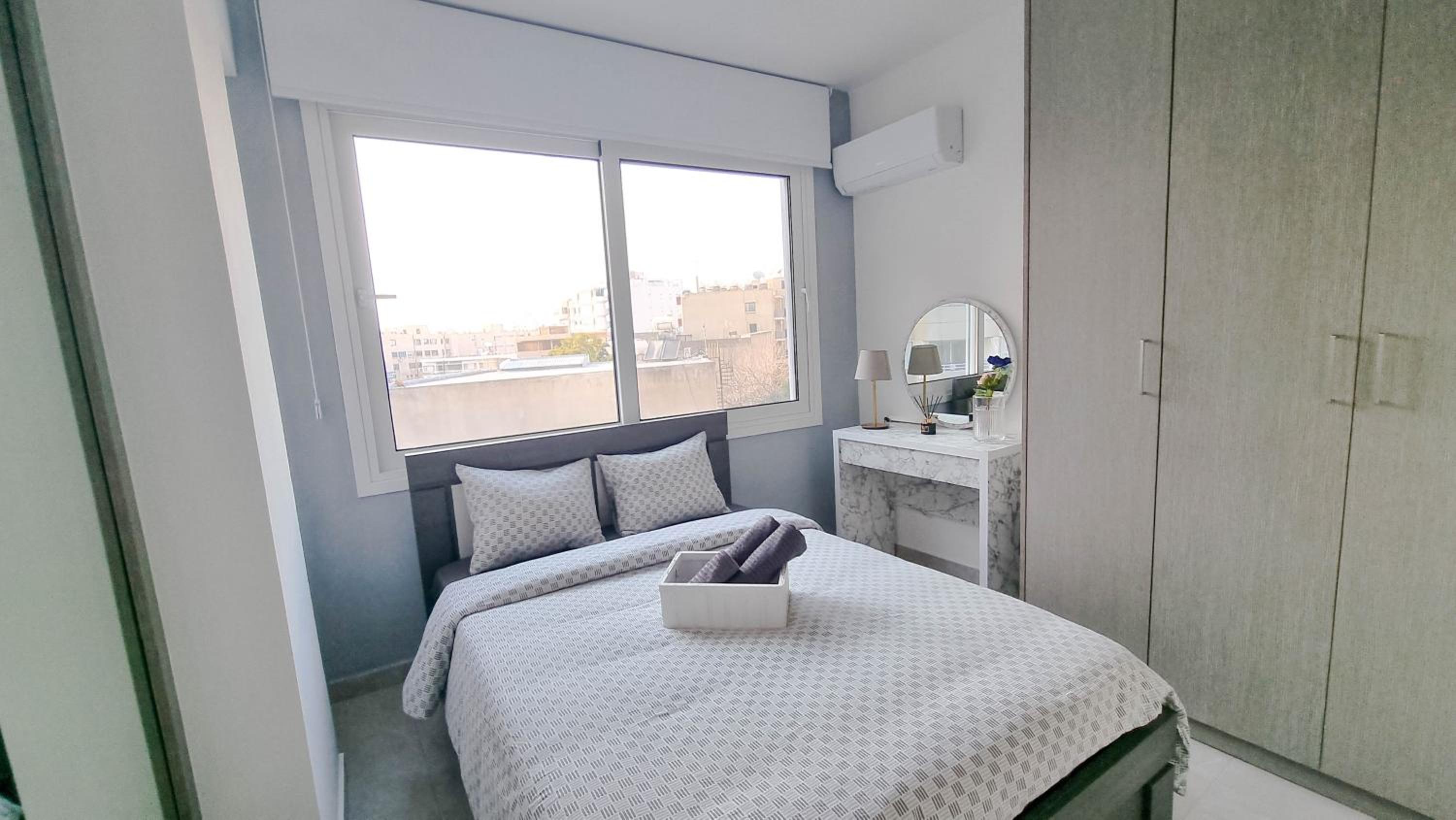 Coastal Chic: Luxury Apt in the Heart of the City! with Smart TV!