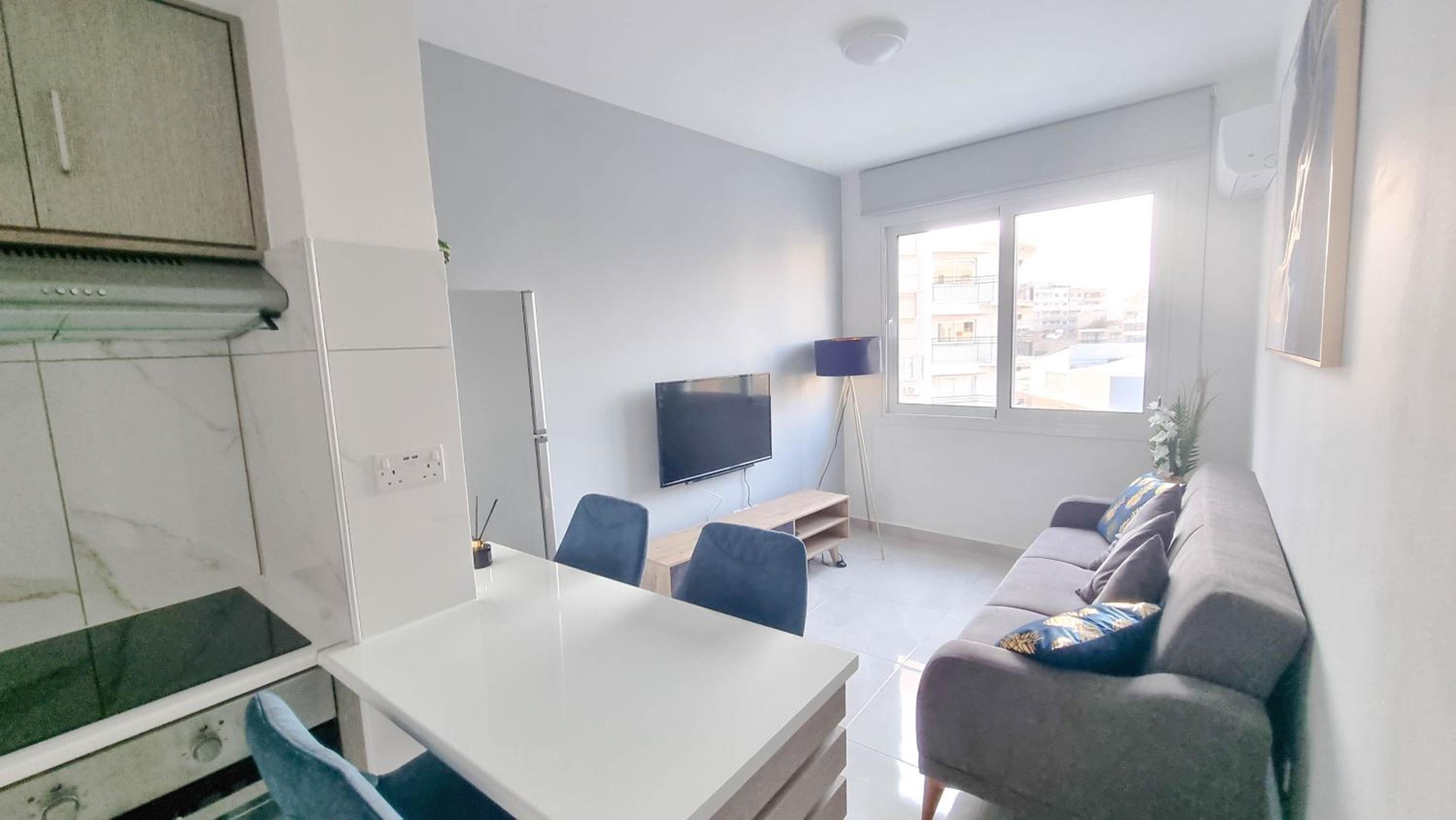 Coastal Chic: Luxury Apt in the Heart of the City! with Smart TV!
