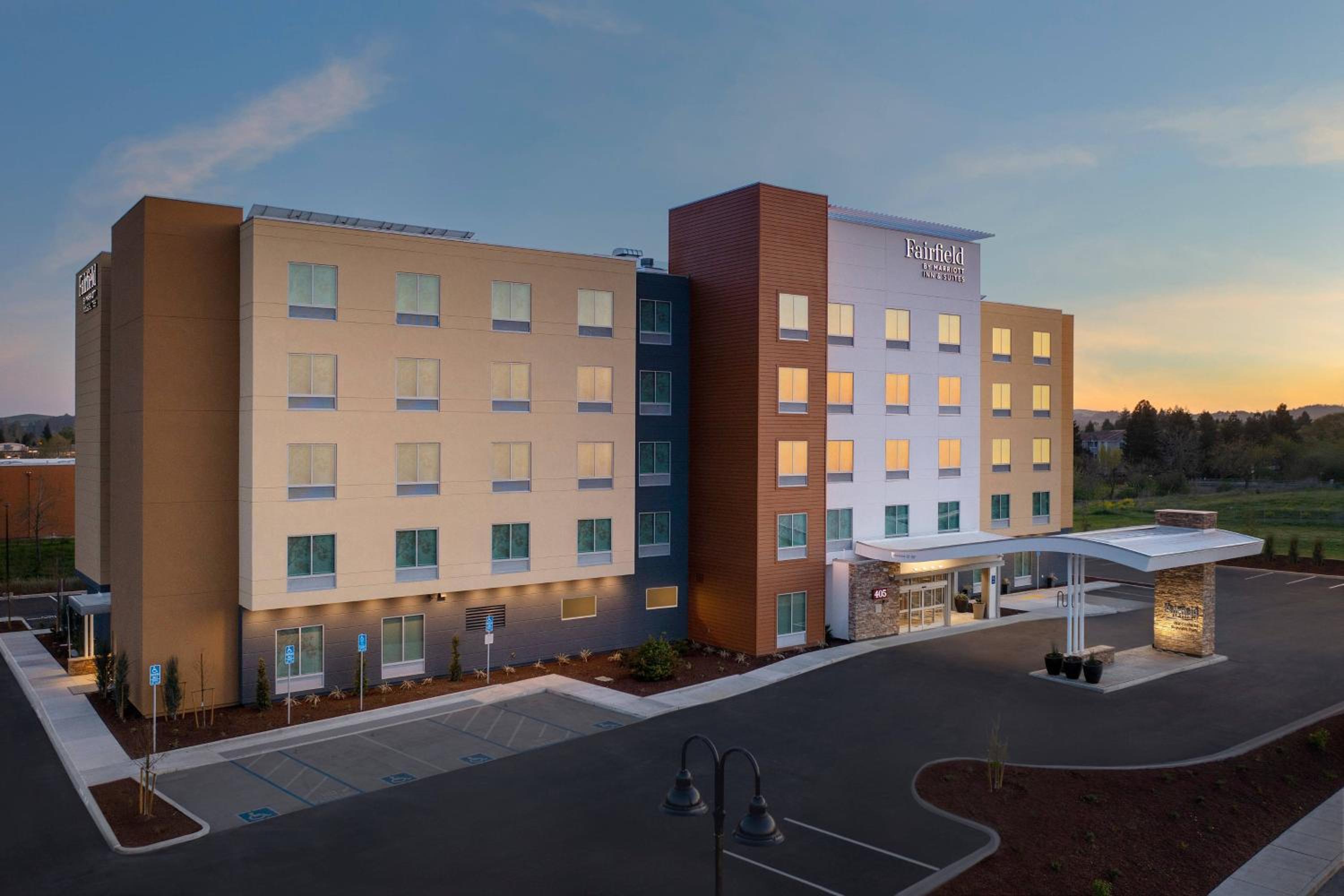 Rohnert Park Vacations - Fairfield Inn  Suites by Marriott Santa Rosa Rohnert Park - Property Image 1