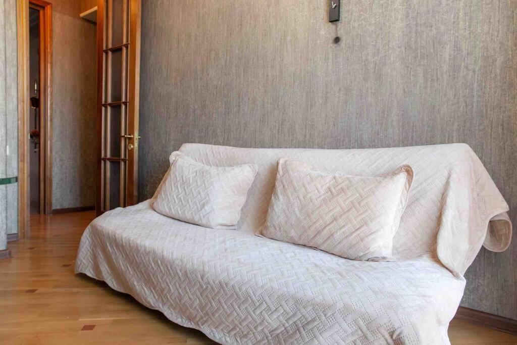 GG Home - cozy 3 bedroom apartment in Vake at Mziuri park view 2
