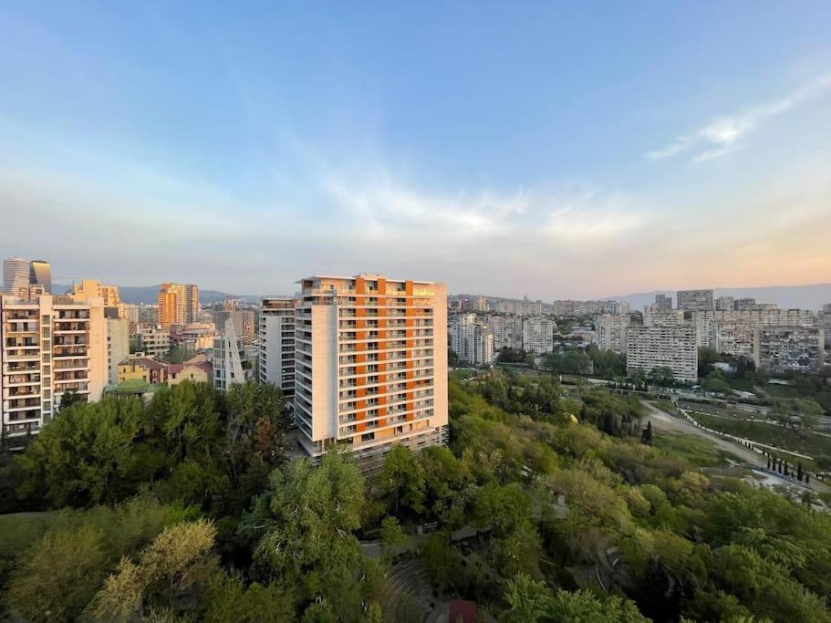 GG Home - cozy 3 bedroom apartment in Vake at Mziuri park view 5