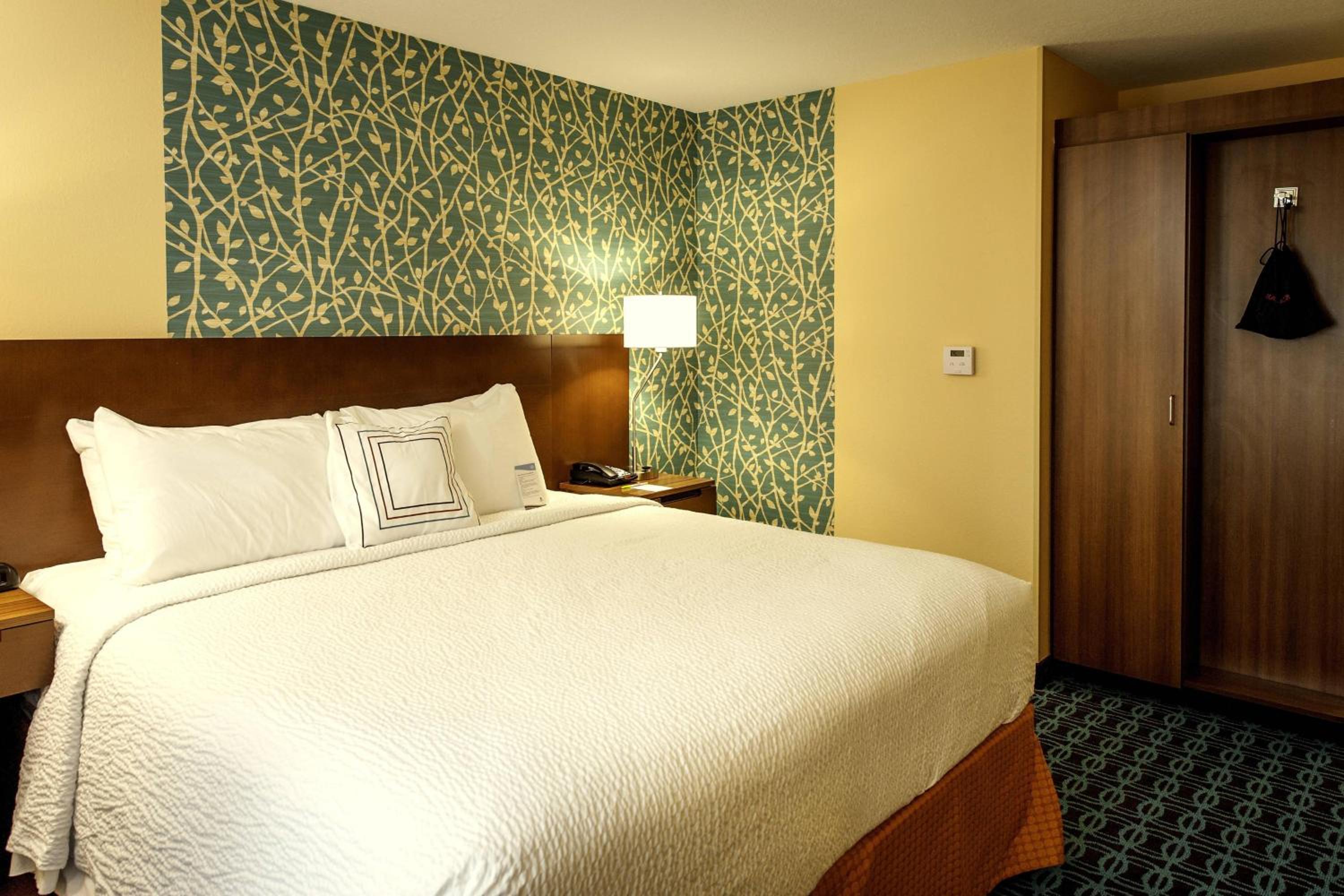 Meridian Vacations - Fairfield Inn  Suites by Marriott Meridian - Property Image 17