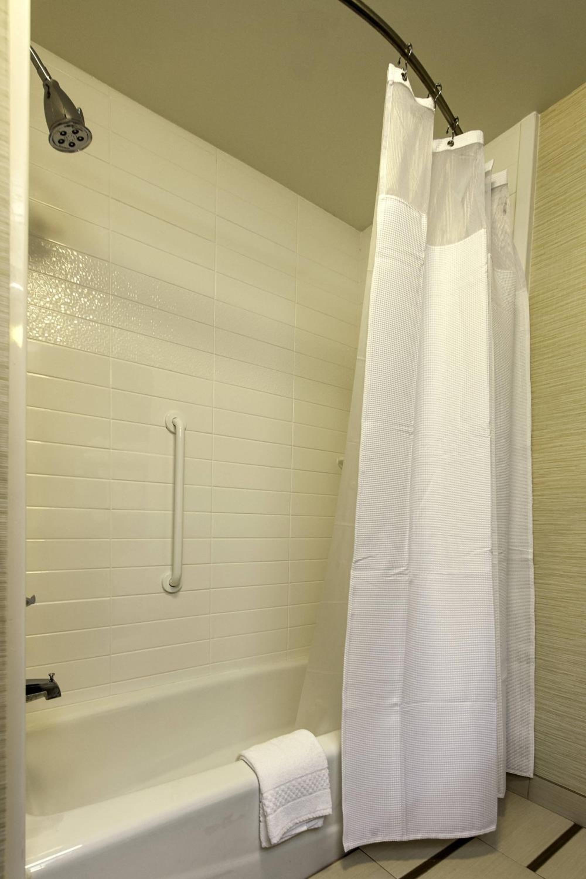 Meridian Vacations - Fairfield Inn  Suites by Marriott Meridian - Property Image 15
