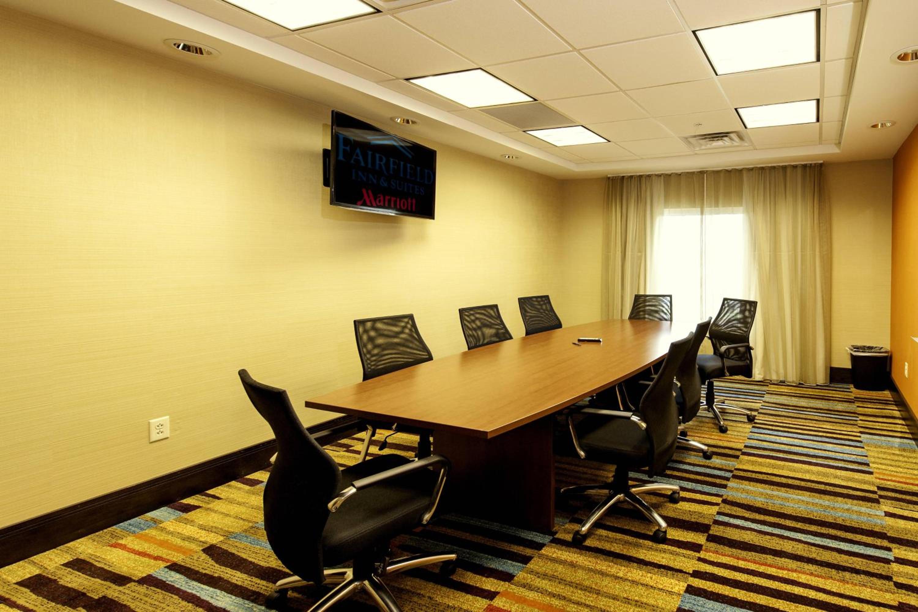 Meridian Vacations - Fairfield Inn  Suites by Marriott Meridian - Property Image 2