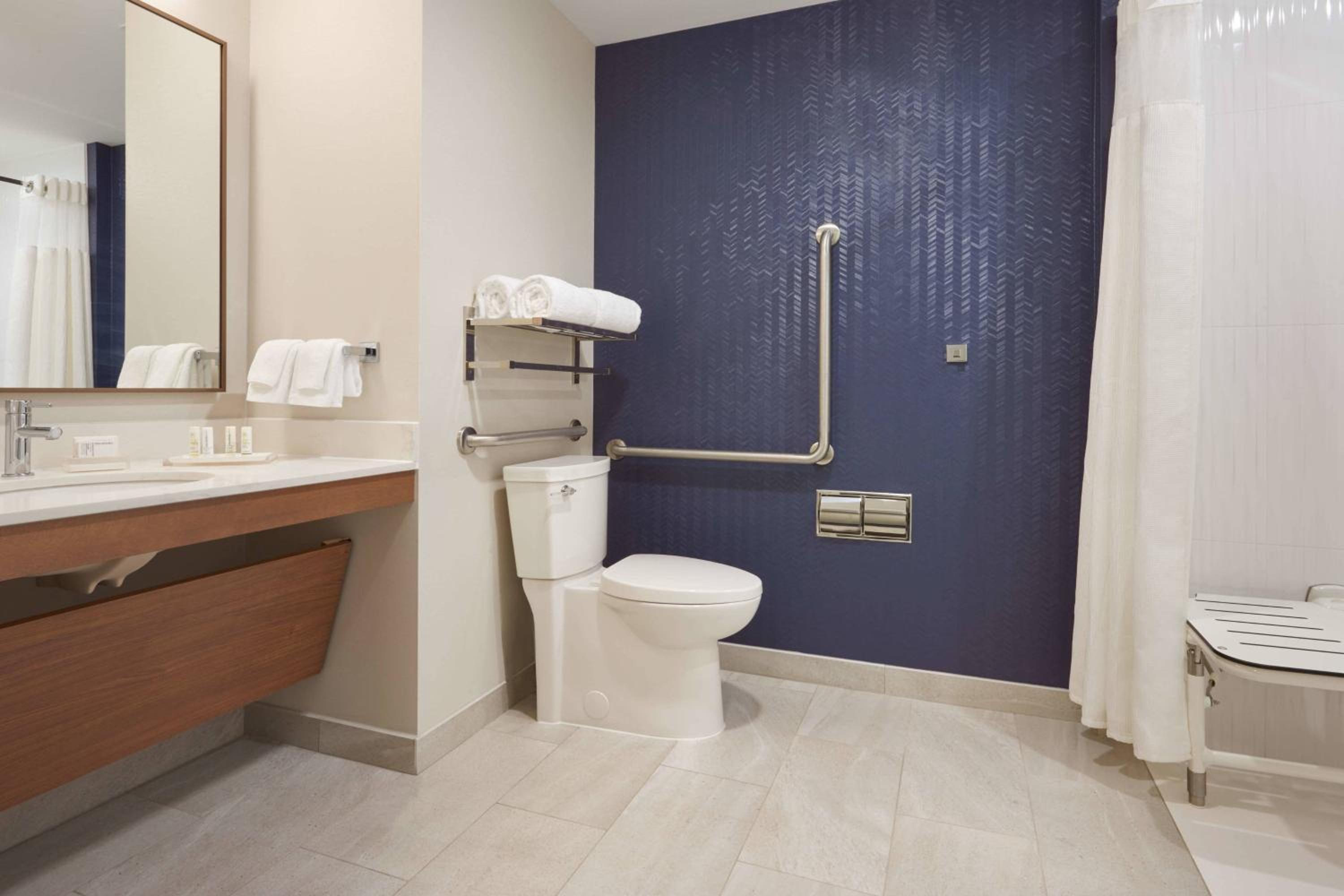 Orillia Vacations - Fairfield by Marriott Inn  Suites Orillia - Property Image 4