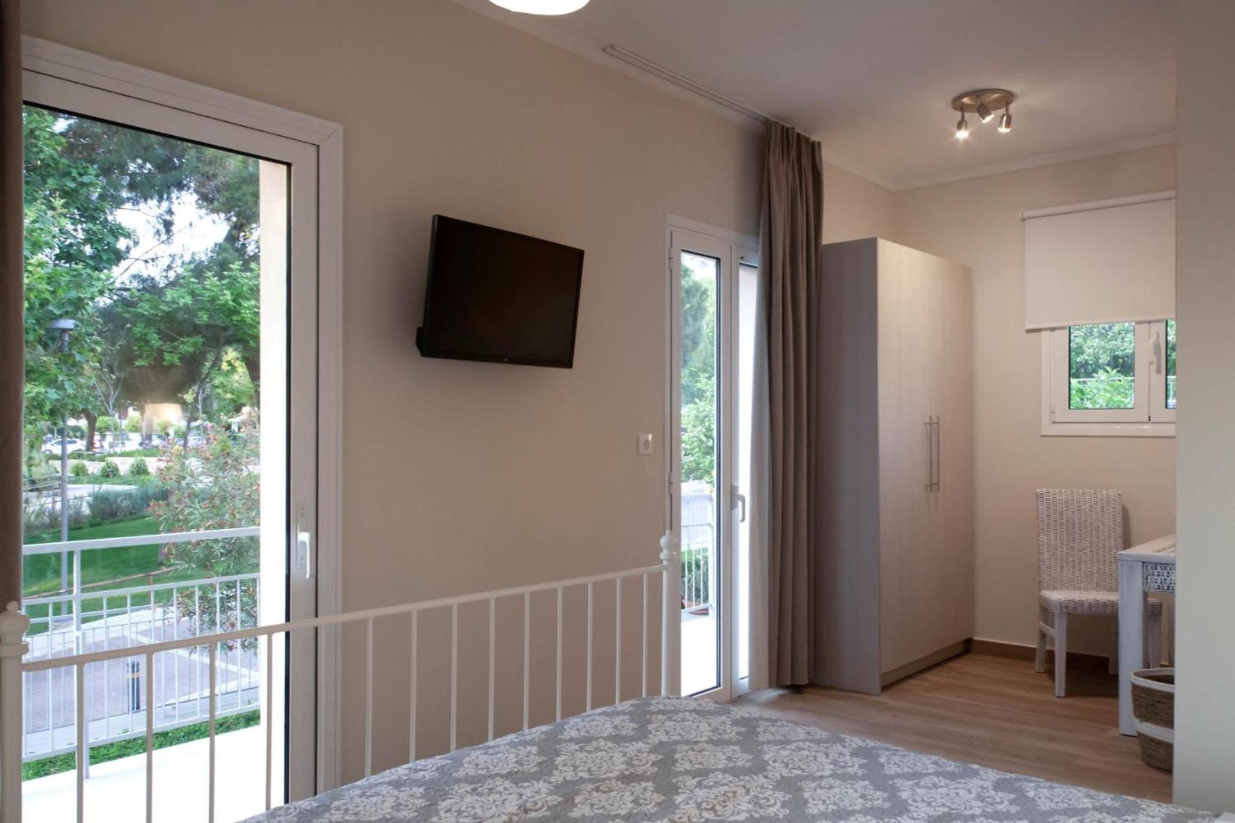 Lilly Apartments