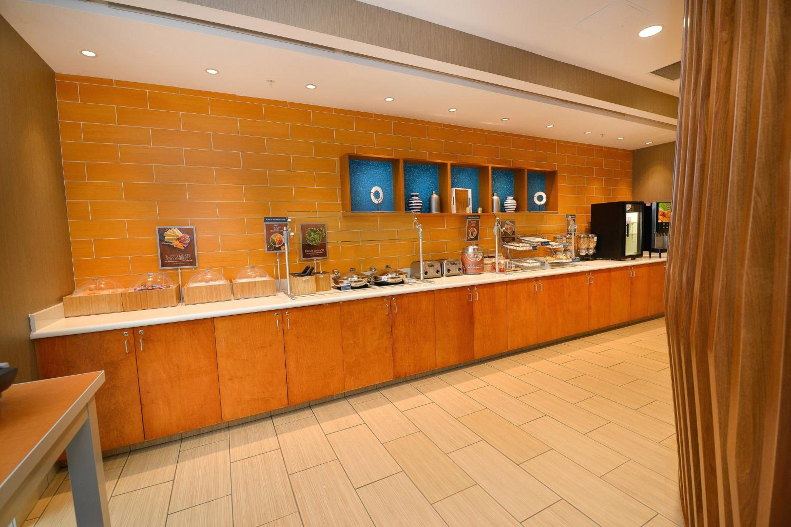 Grand Forks Vacations - SpringHill Suites by Marriott Grand Forks - Property Image 6