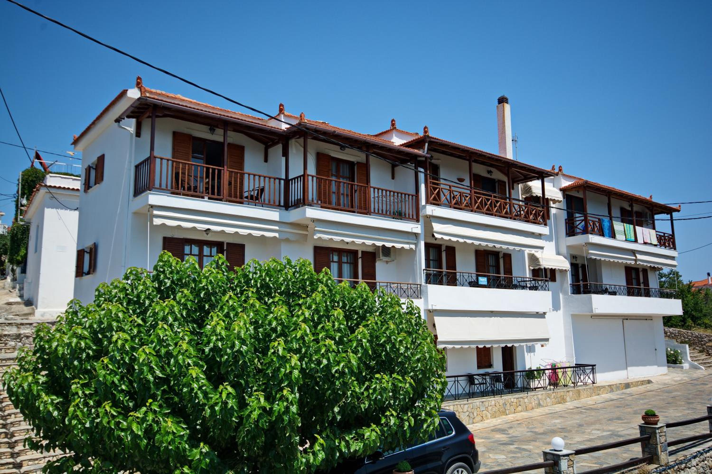 Elpida Apartments