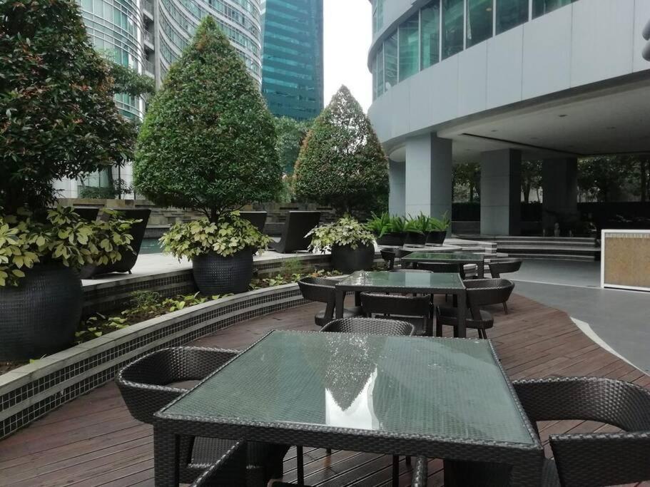 Spacious BGC 2 BR with a view