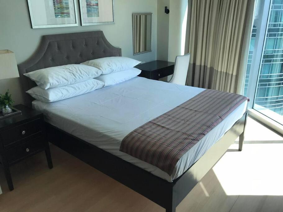 Spacious BGC 2 BR with a view photo 3
