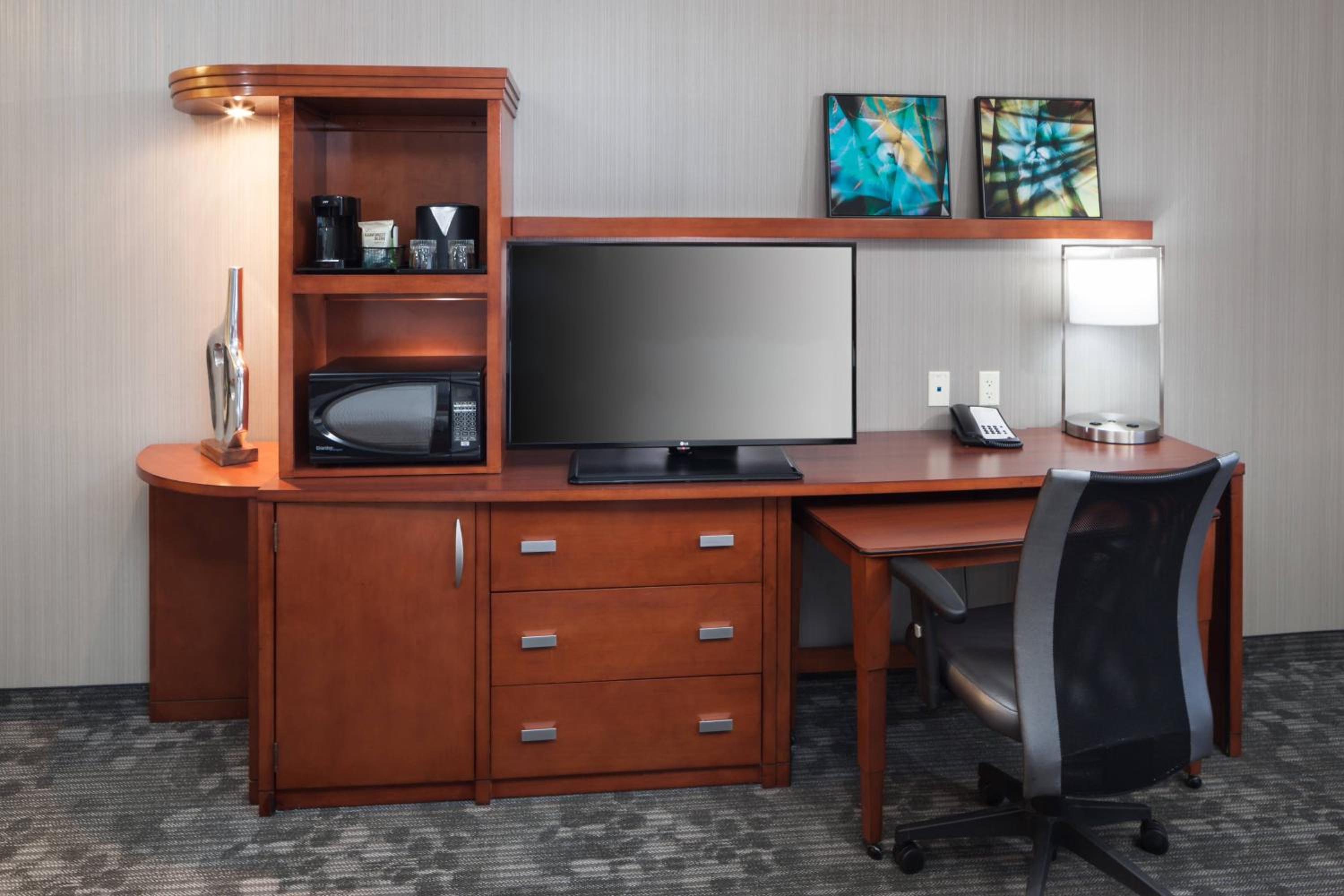 Courtyard Phoenix Chandler/Fashion Center - Property Image 2