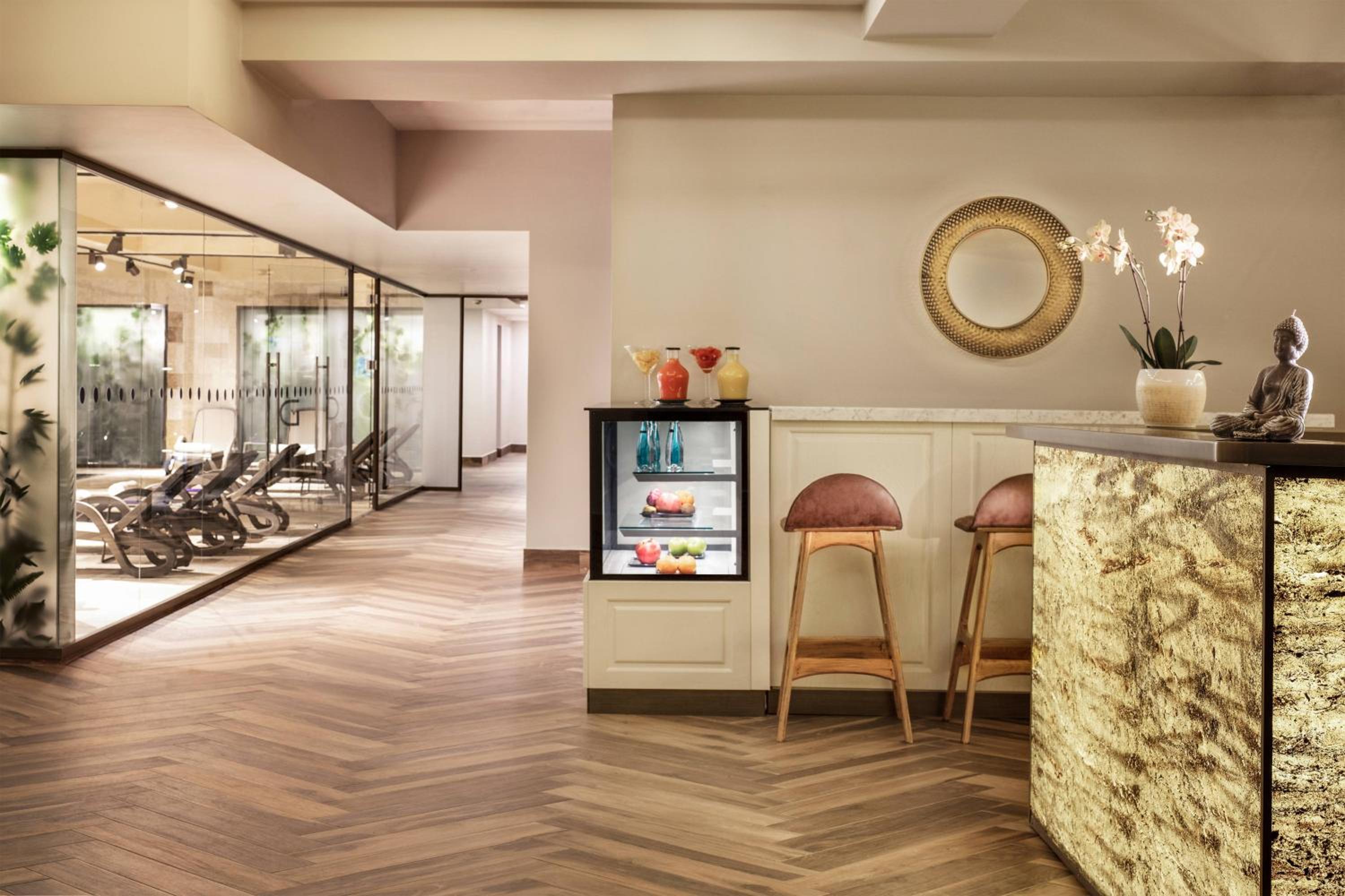 Delta Hotels by Marriott İstanbul Kağıthane - Image 18