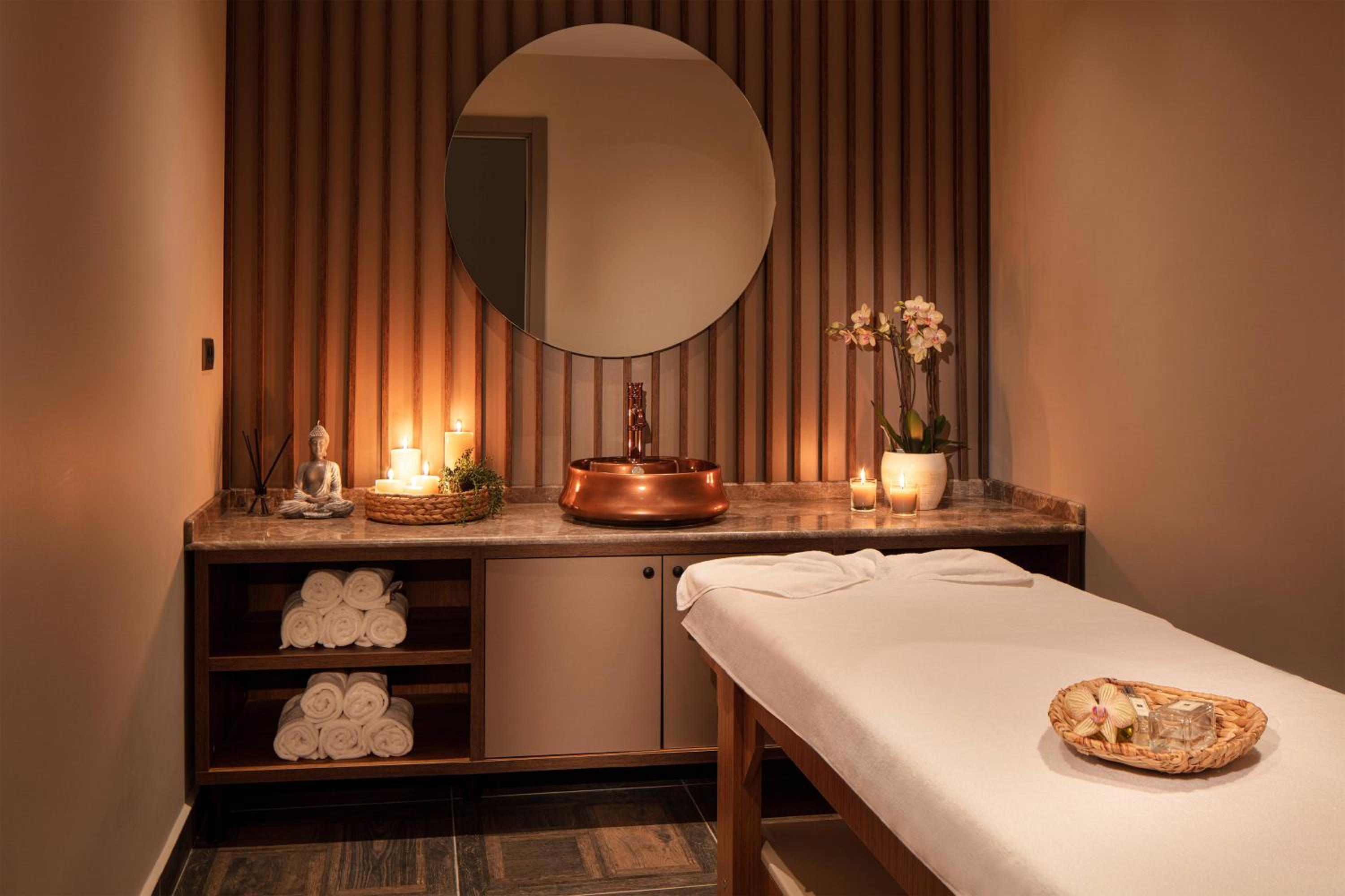 Delta Hotels by Marriott İstanbul Kağıthane - Image 7