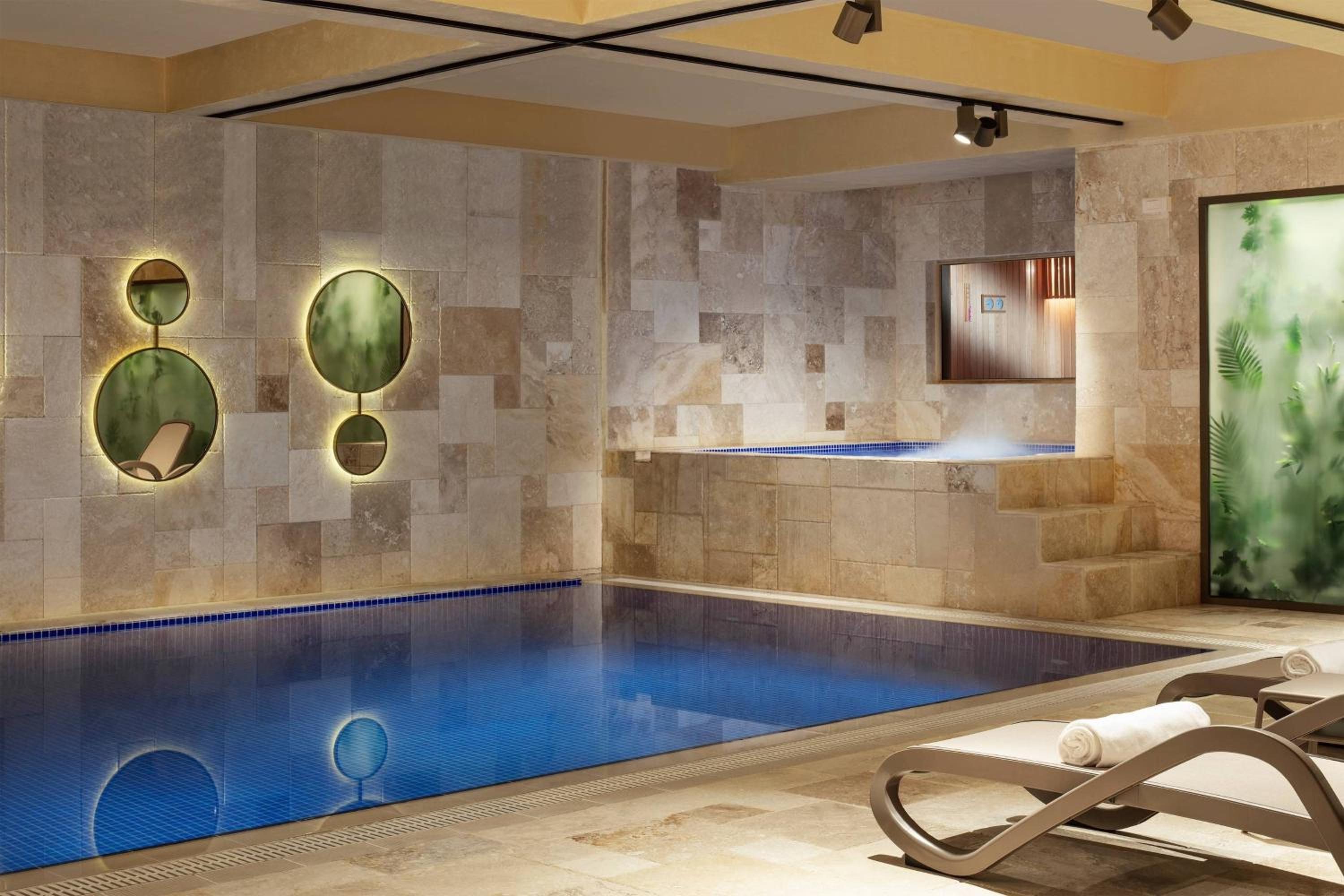 Delta Hotels by Marriott İstanbul Kağıthane - Image 12