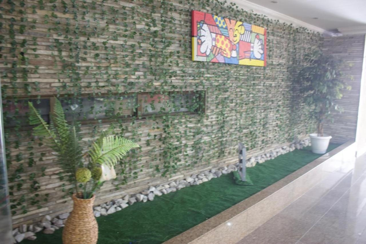 Lindo Apartamento com piscina à 100m do MAR