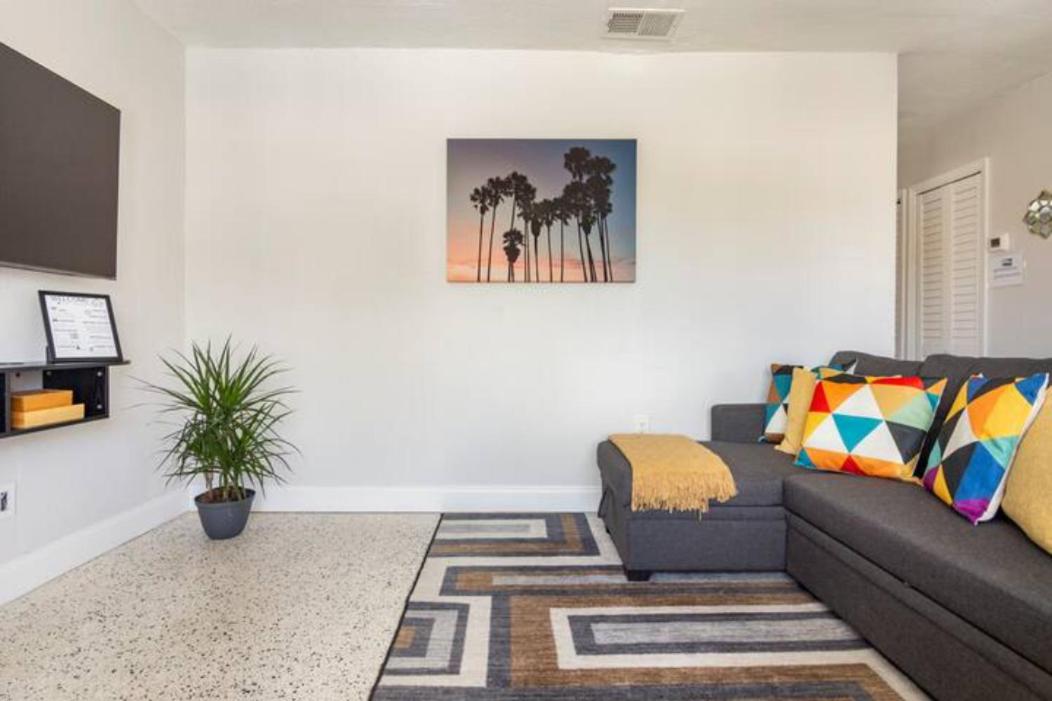 Sleeps 8, Havana Nights in Miami