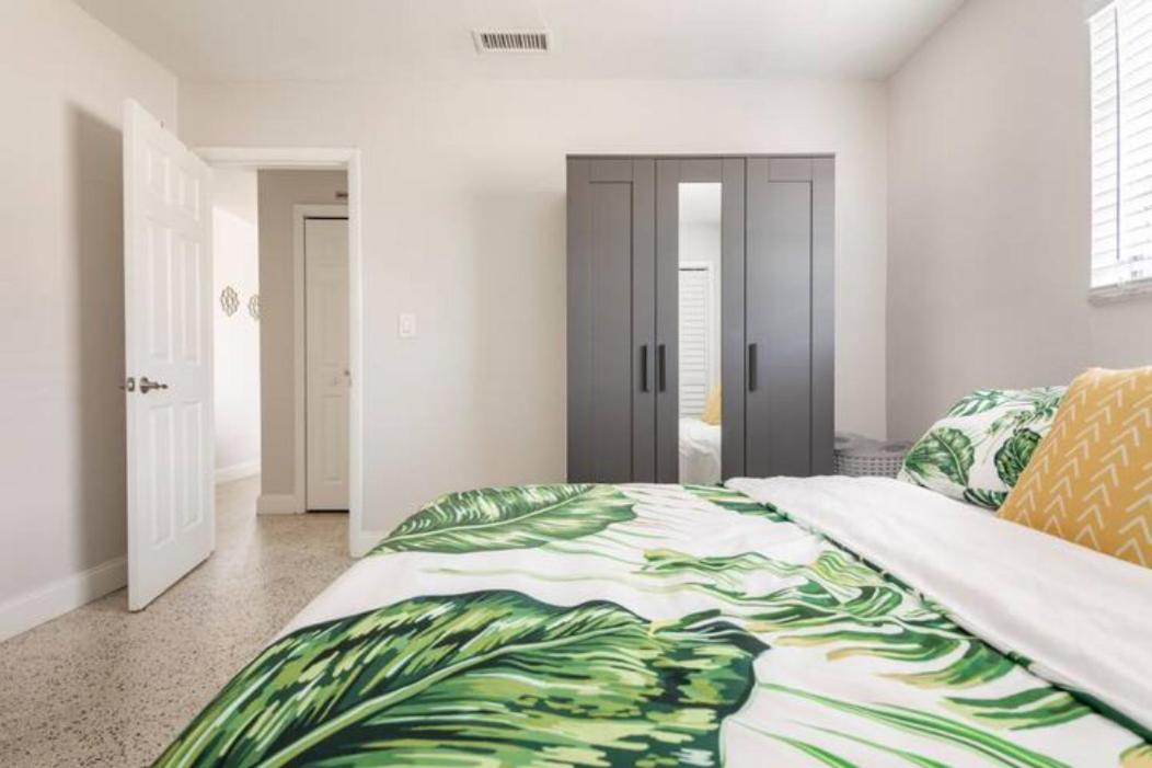 Sleeps 8, Havana Nights in Miami