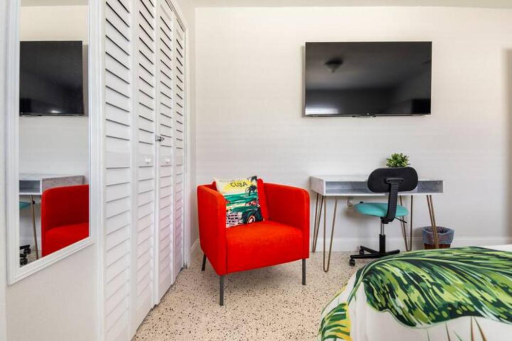 Sleeps 8, Havana Nights in Miami