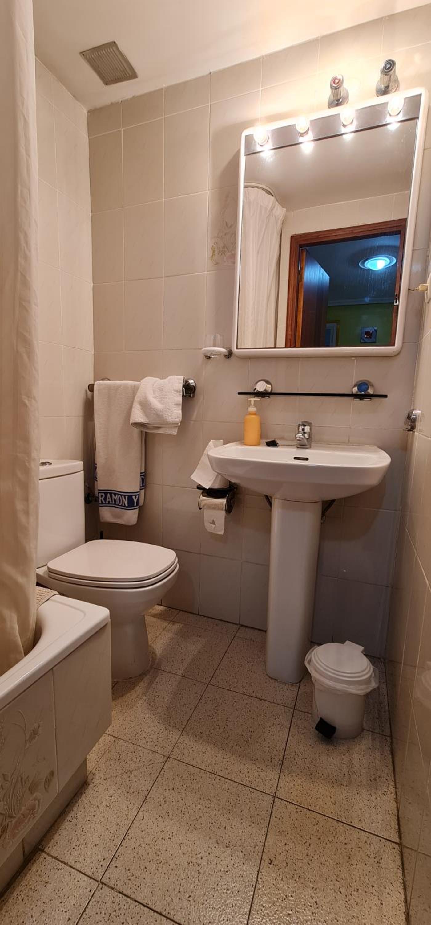 Hostal Ramón y Cajal