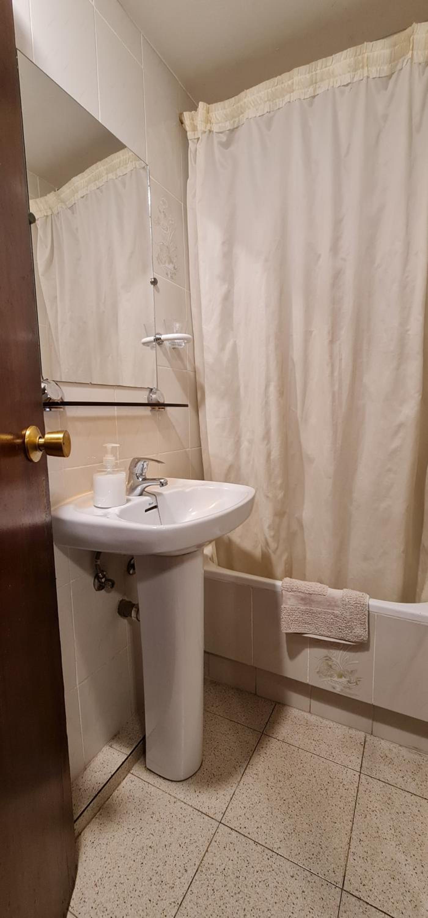 Hostal Ramón y Cajal