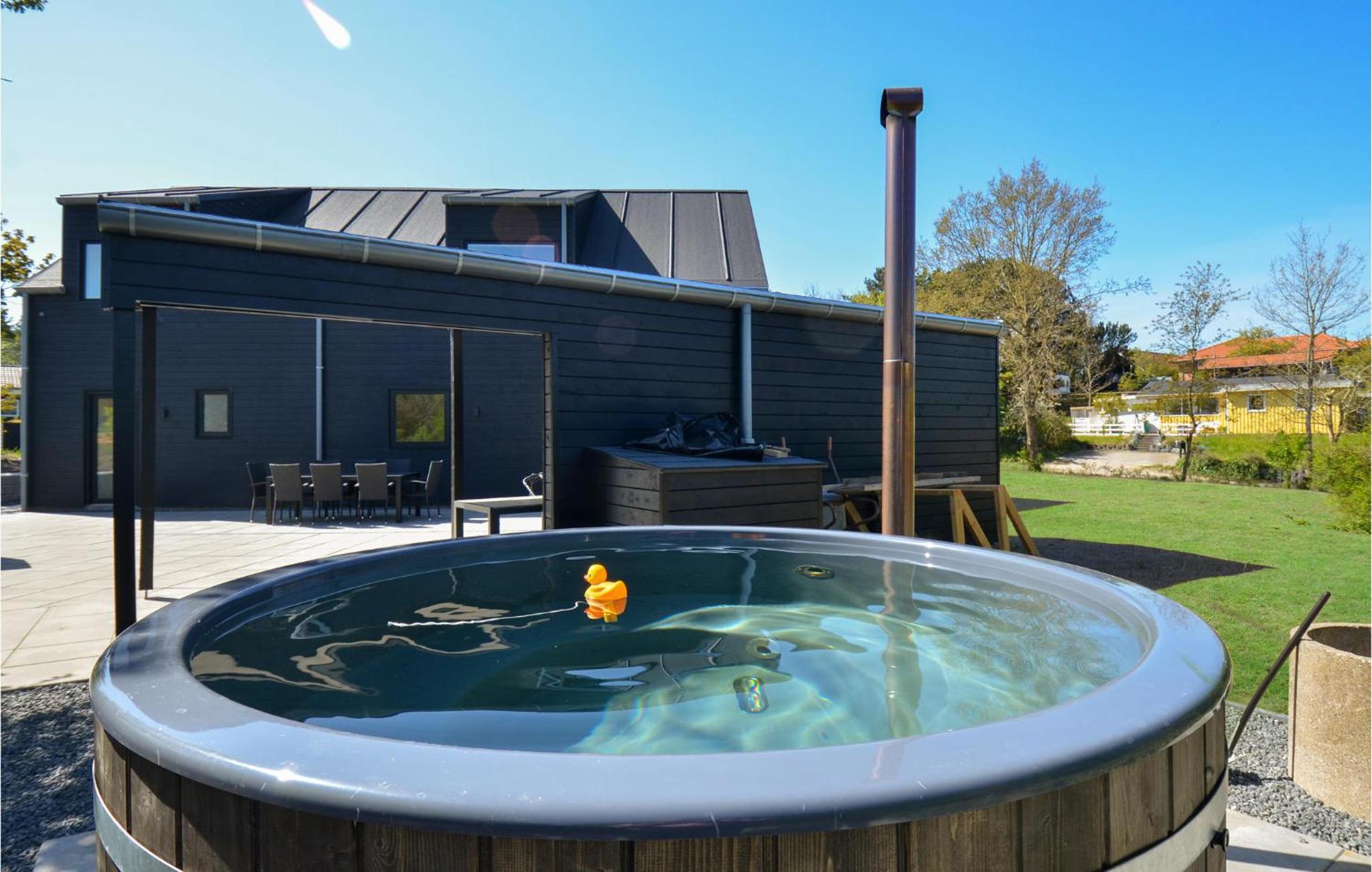 Gorgeous Home In Ebeltoft With Kitchen