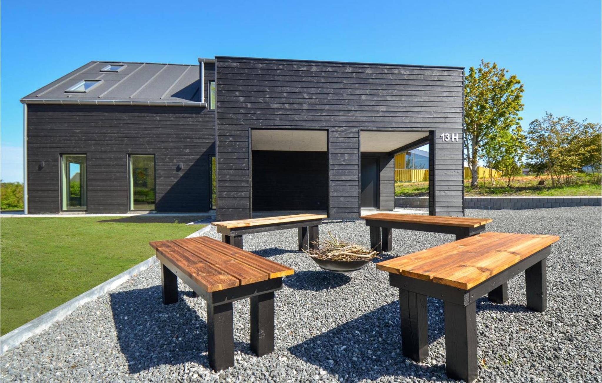 Gorgeous Home In Ebeltoft With Kitchen
