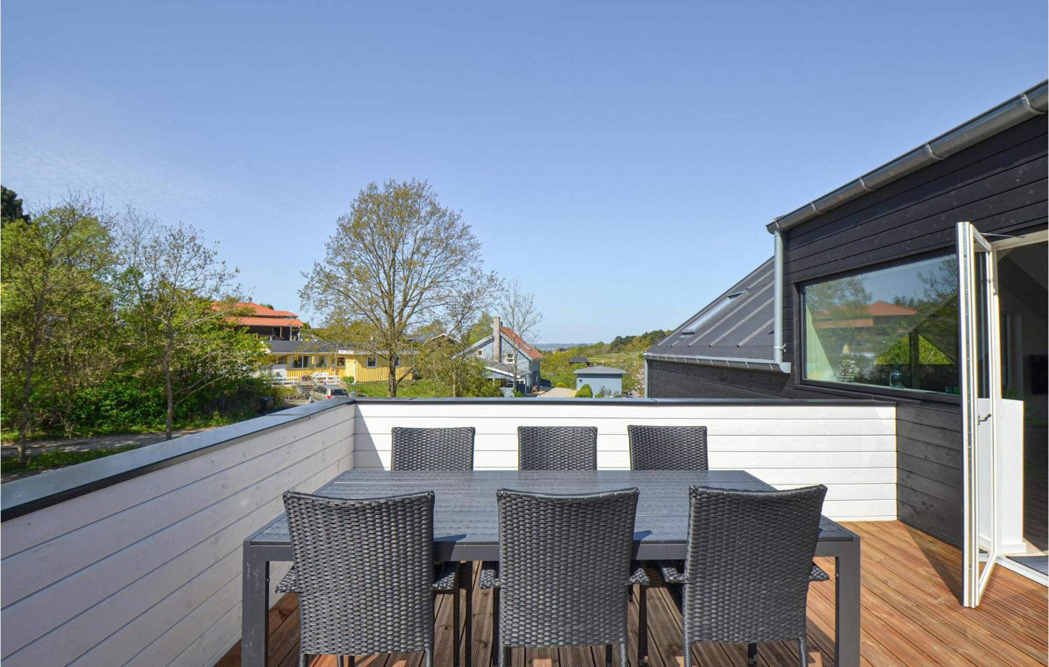 Gorgeous Home In Ebeltoft With Kitchen