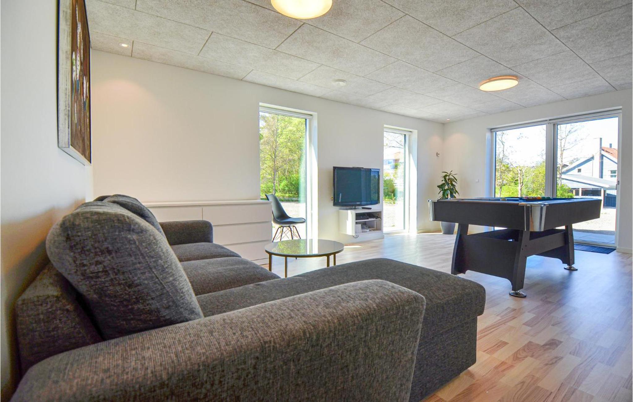 Gorgeous Home In Ebeltoft With Kitchen