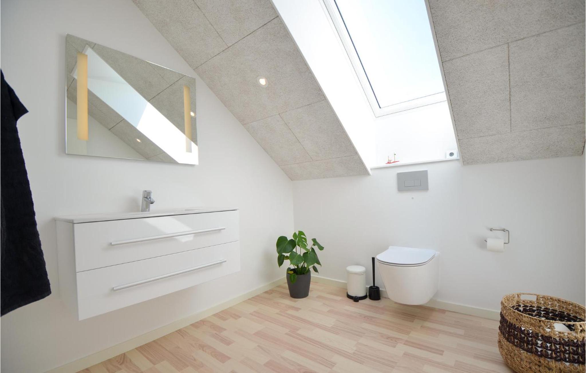 Gorgeous Home In Ebeltoft With Kitchen