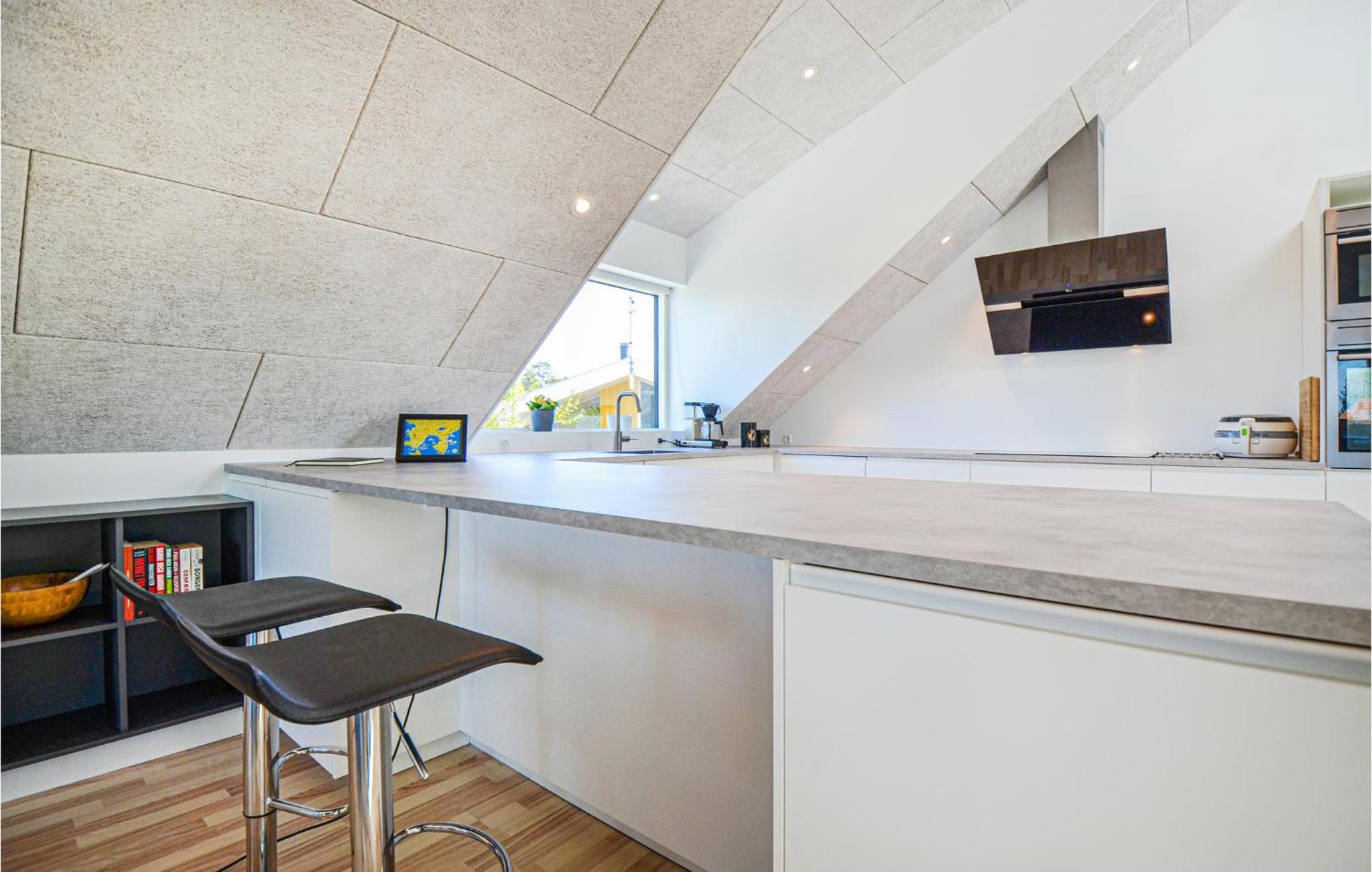 Gorgeous Home In Ebeltoft With Kitchen