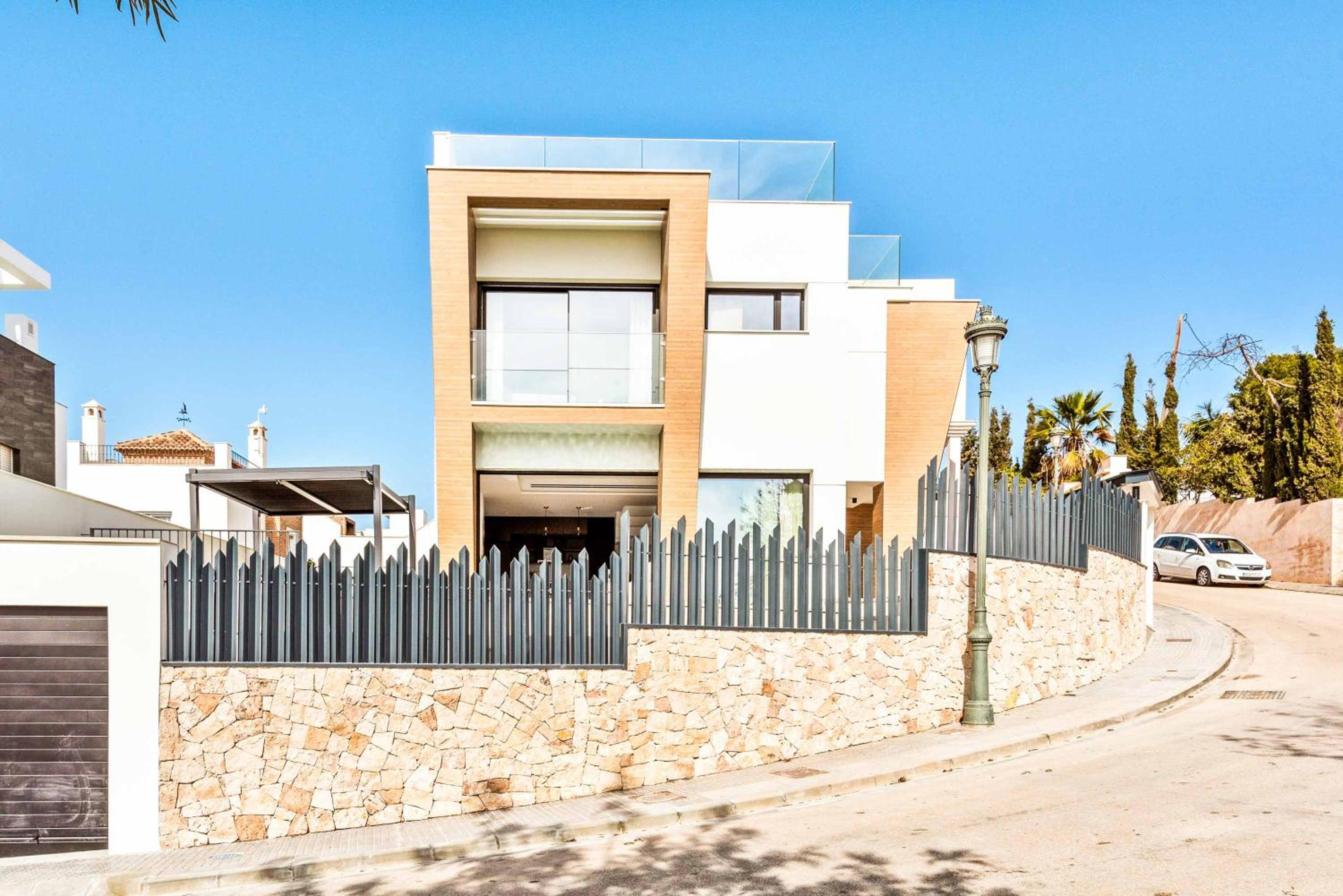 Villa Popeson en Nerja — building