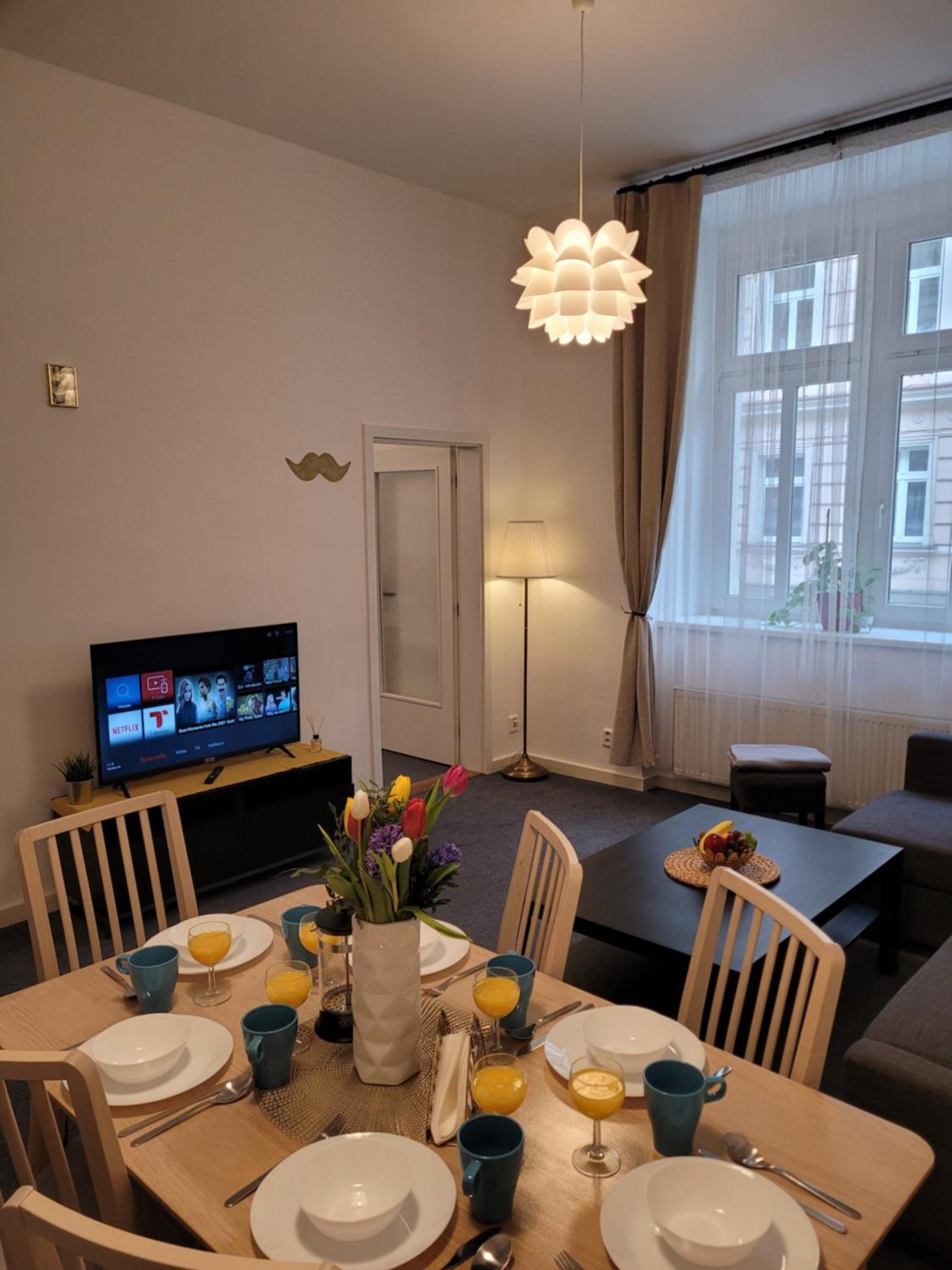 Little Tom Apartments