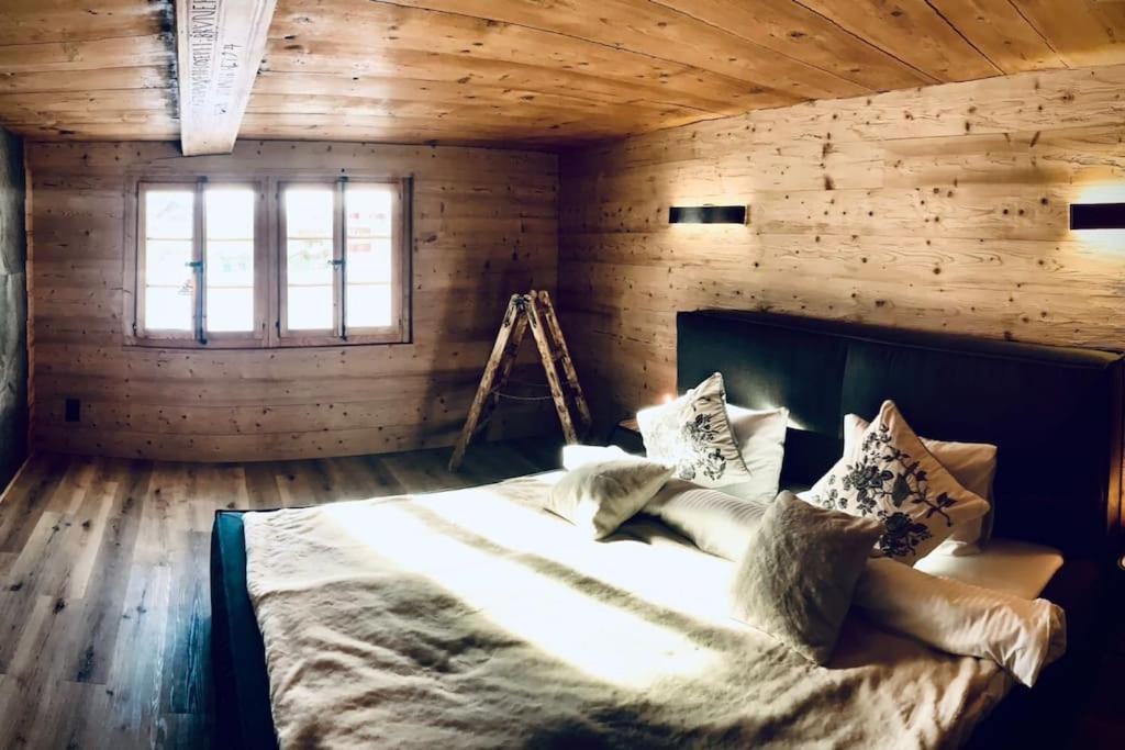 Luxury & Cosy 3.5 rooms apartment in almost 300 years old Chalet