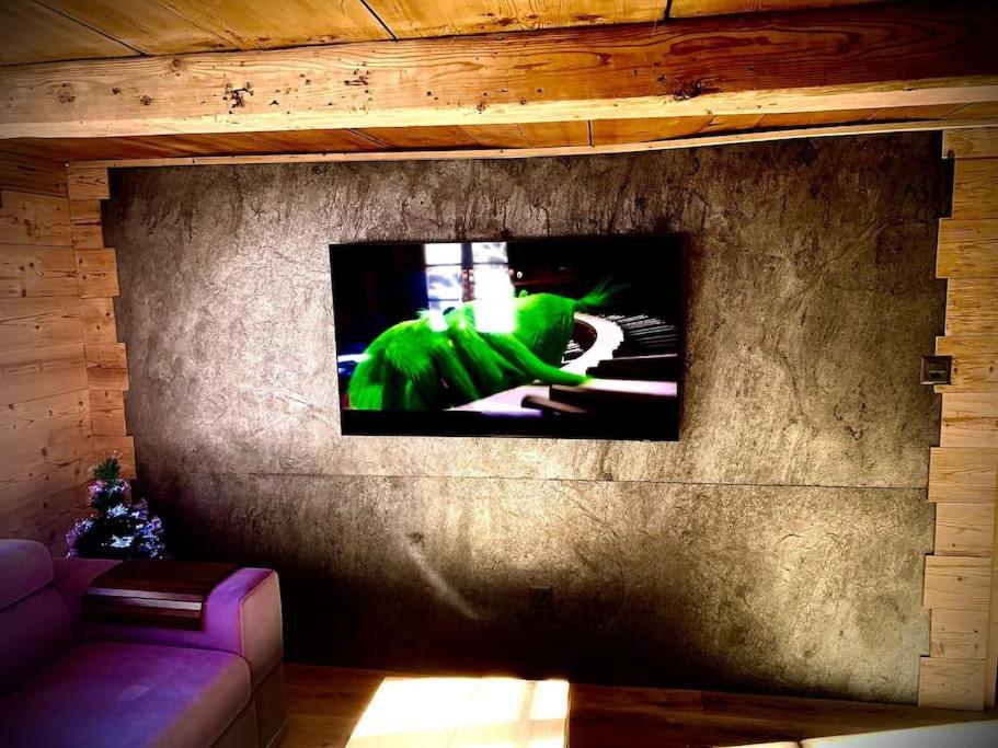 Luxury & Cosy 3.5 rooms apartment in almost 300 years old Chalet