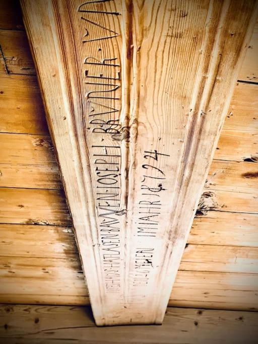 Luxury & Cosy 3.5 rooms apartment in almost 300 years old Chalet